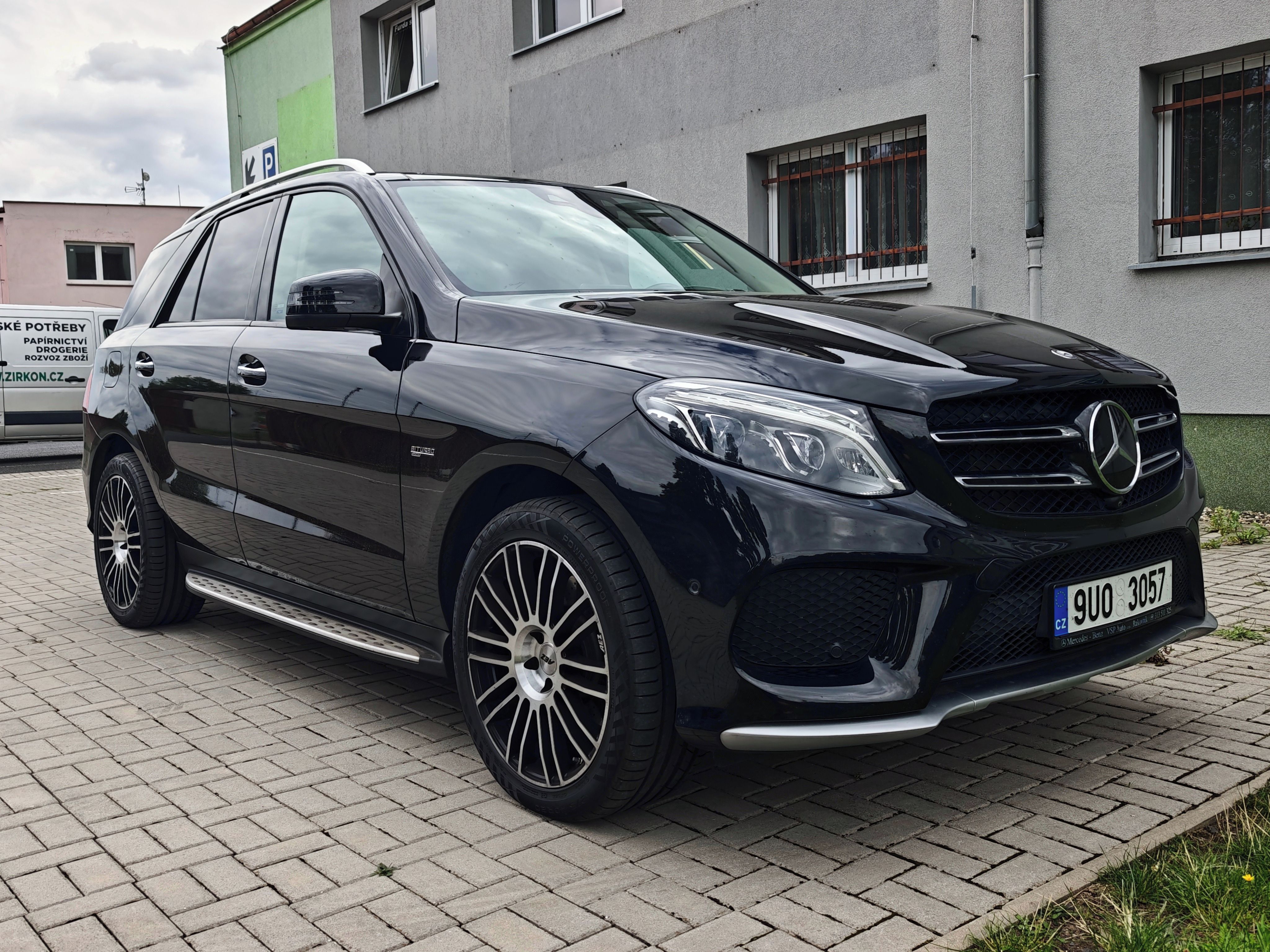 Mercedes-Benz GLE, 43 AMG, 1.maj. - fotka 2