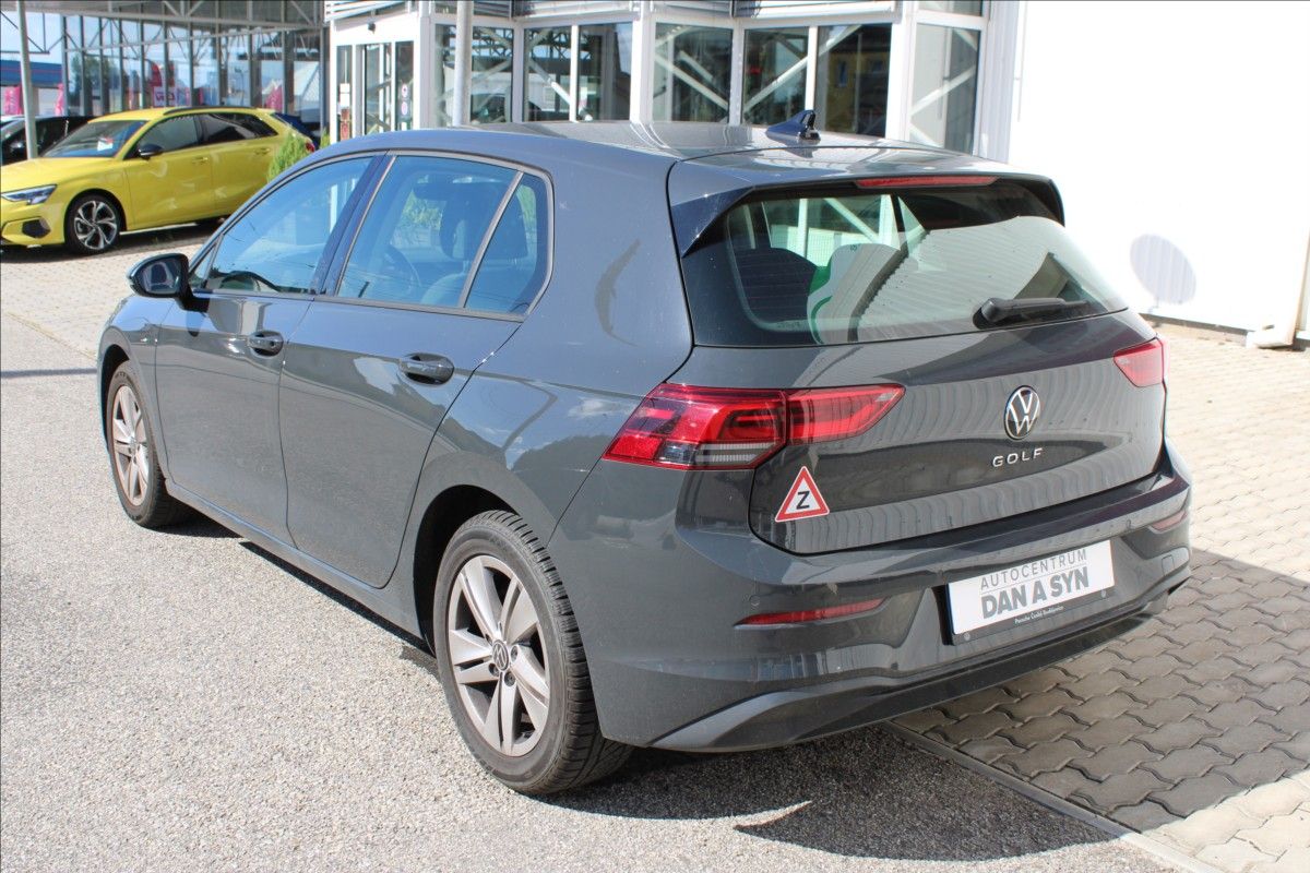 Volkswagen Golf, 1,0 TSI Life CZ původ - fotka 4