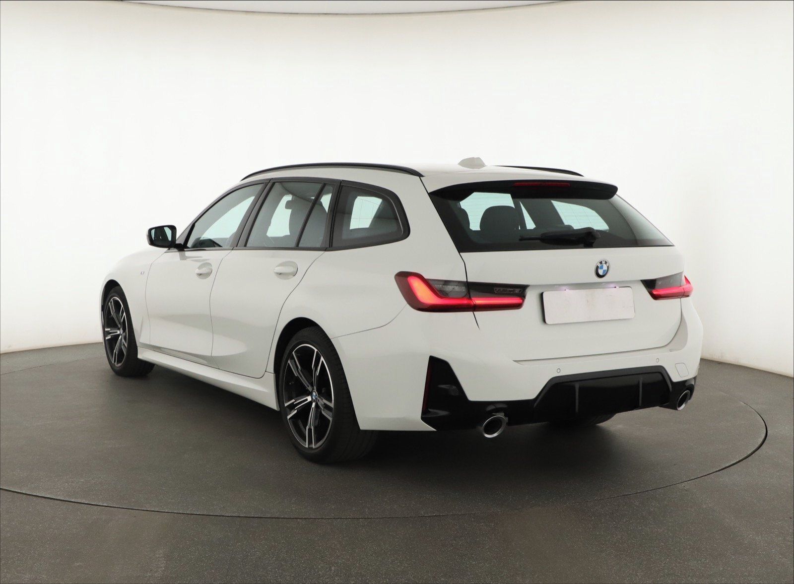BMW Řada 3, 320 d xDrive, M Sport - fotka 4