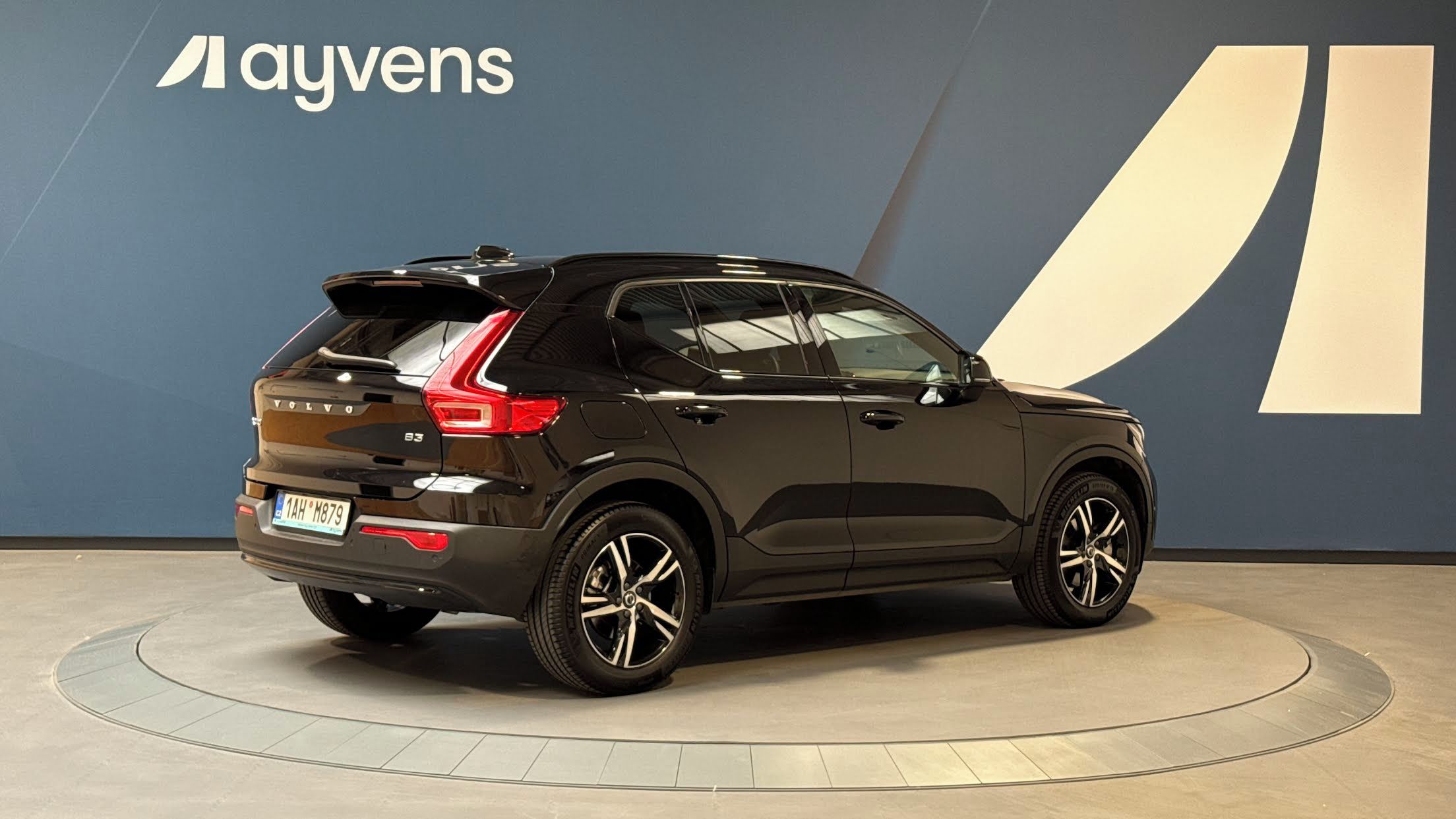 Volvo XC40, B3 Plus Dark DCT - fotka 2