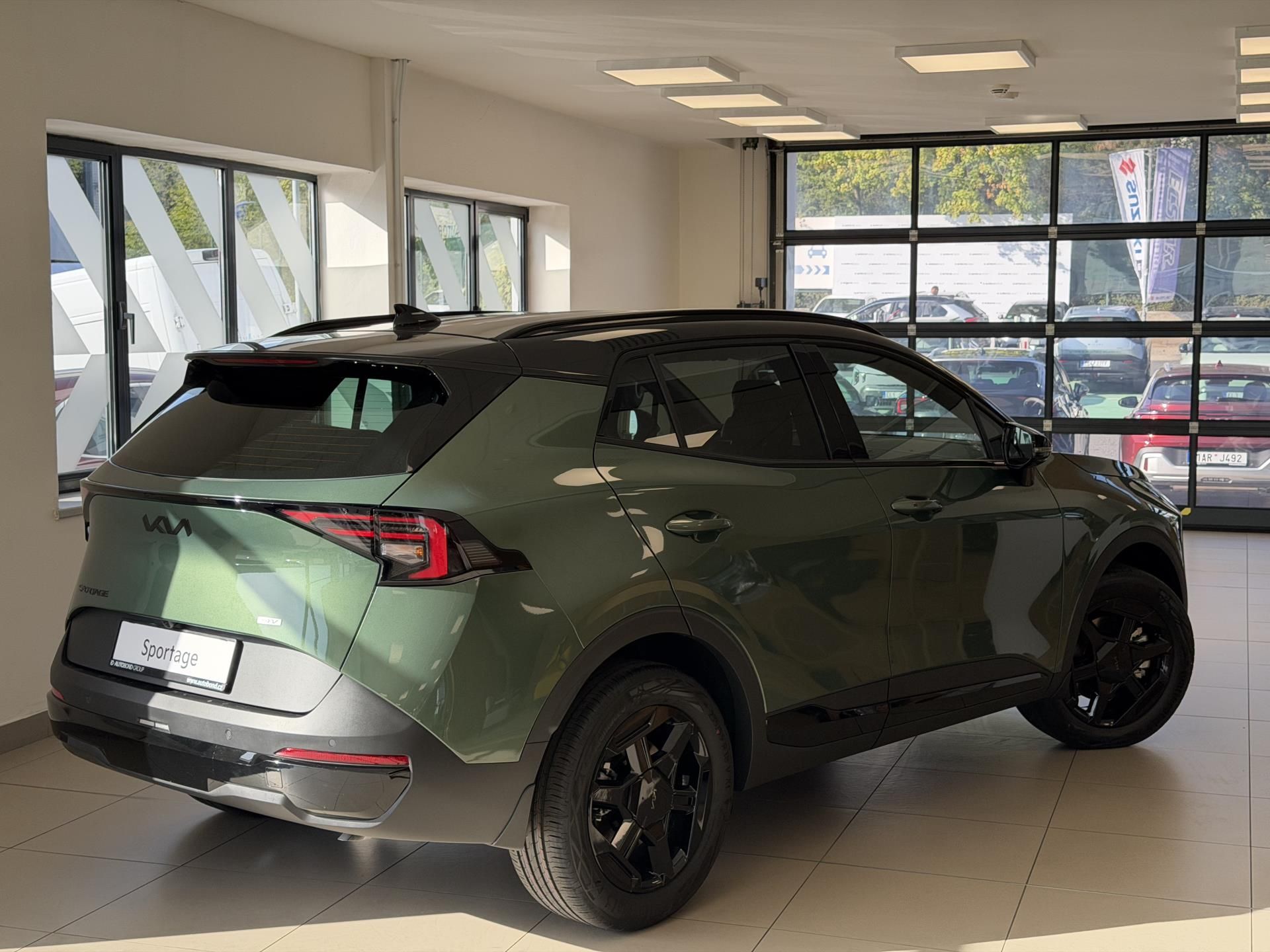 Kia Sportage, 1,6 T-GDi HEV 4x2 6AT BLACK ED - fotka 3