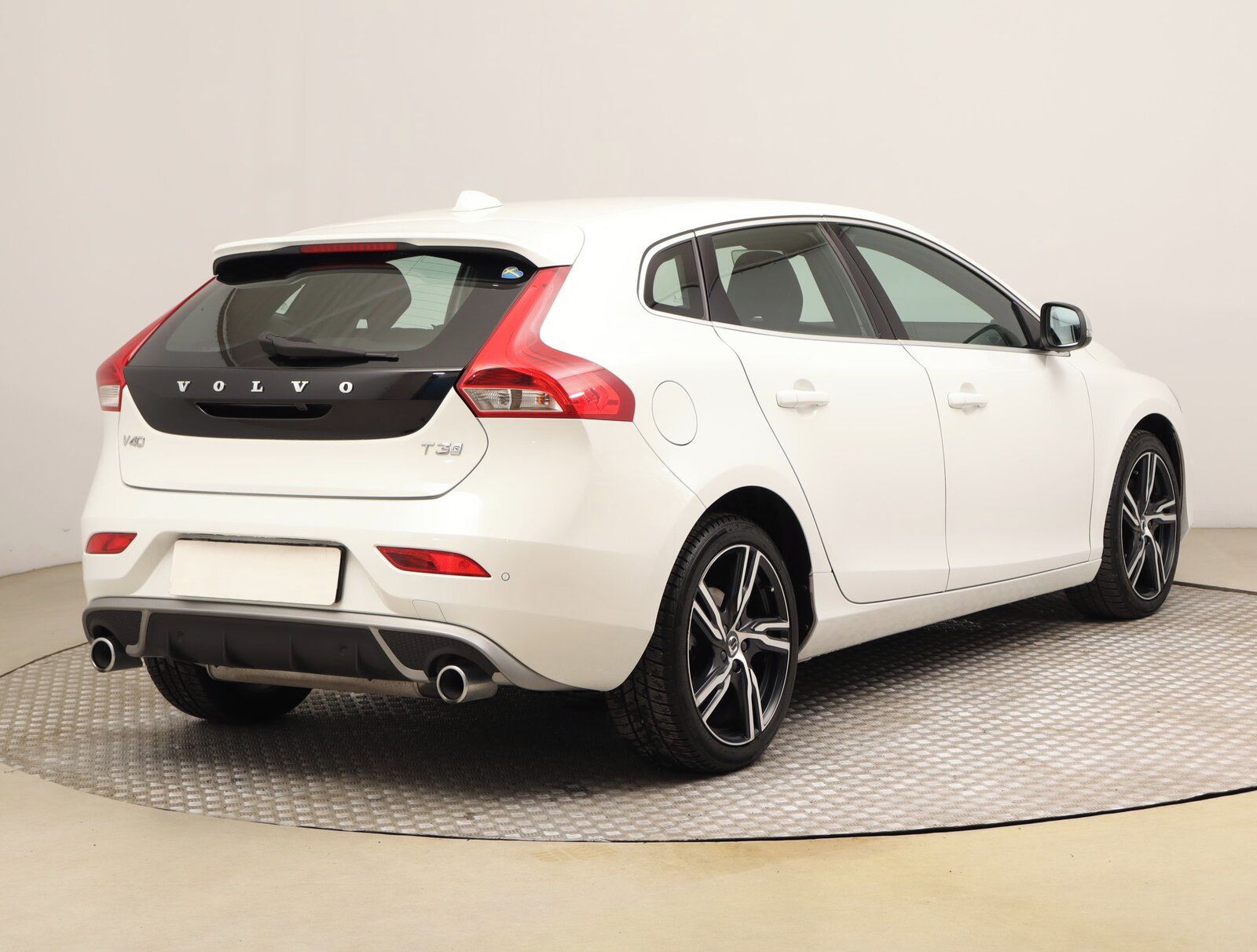 Volvo V40, 1.5 T3, Automat, Serv.kniha - fotka 5