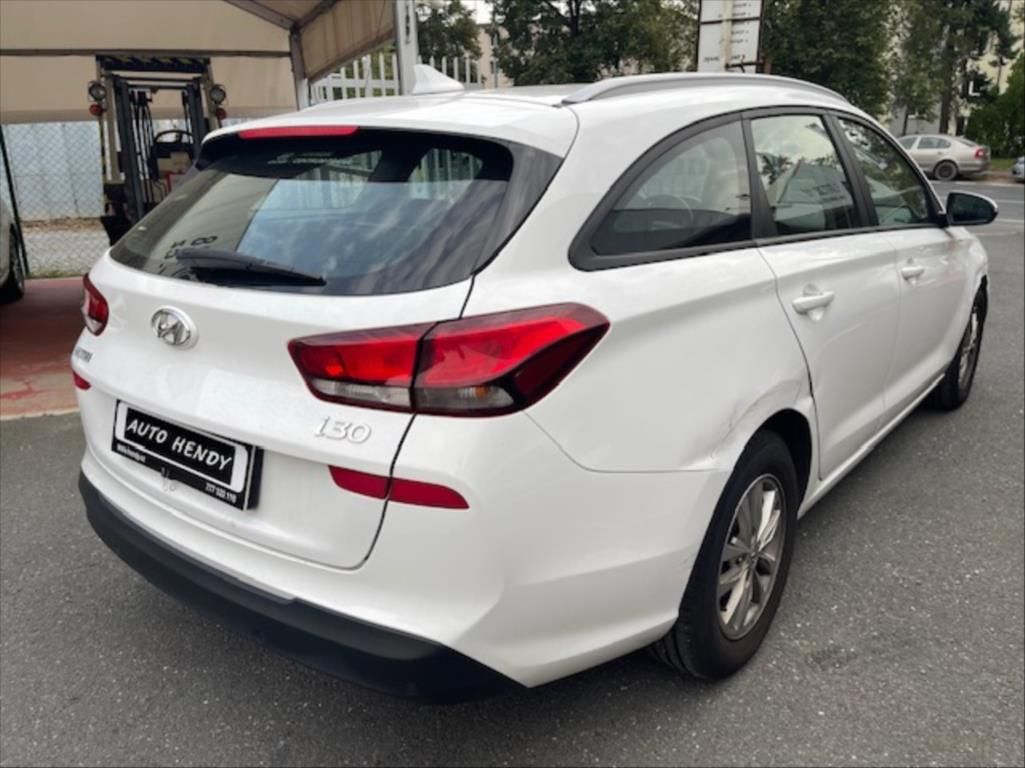Hyundai i30, 1,6 CRDi KOMFORT - fotka 5