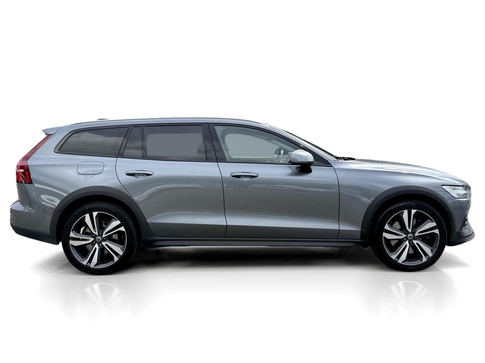 Volvo V60, CrossCountry D4 AWD PRO // B&W - fotka 6