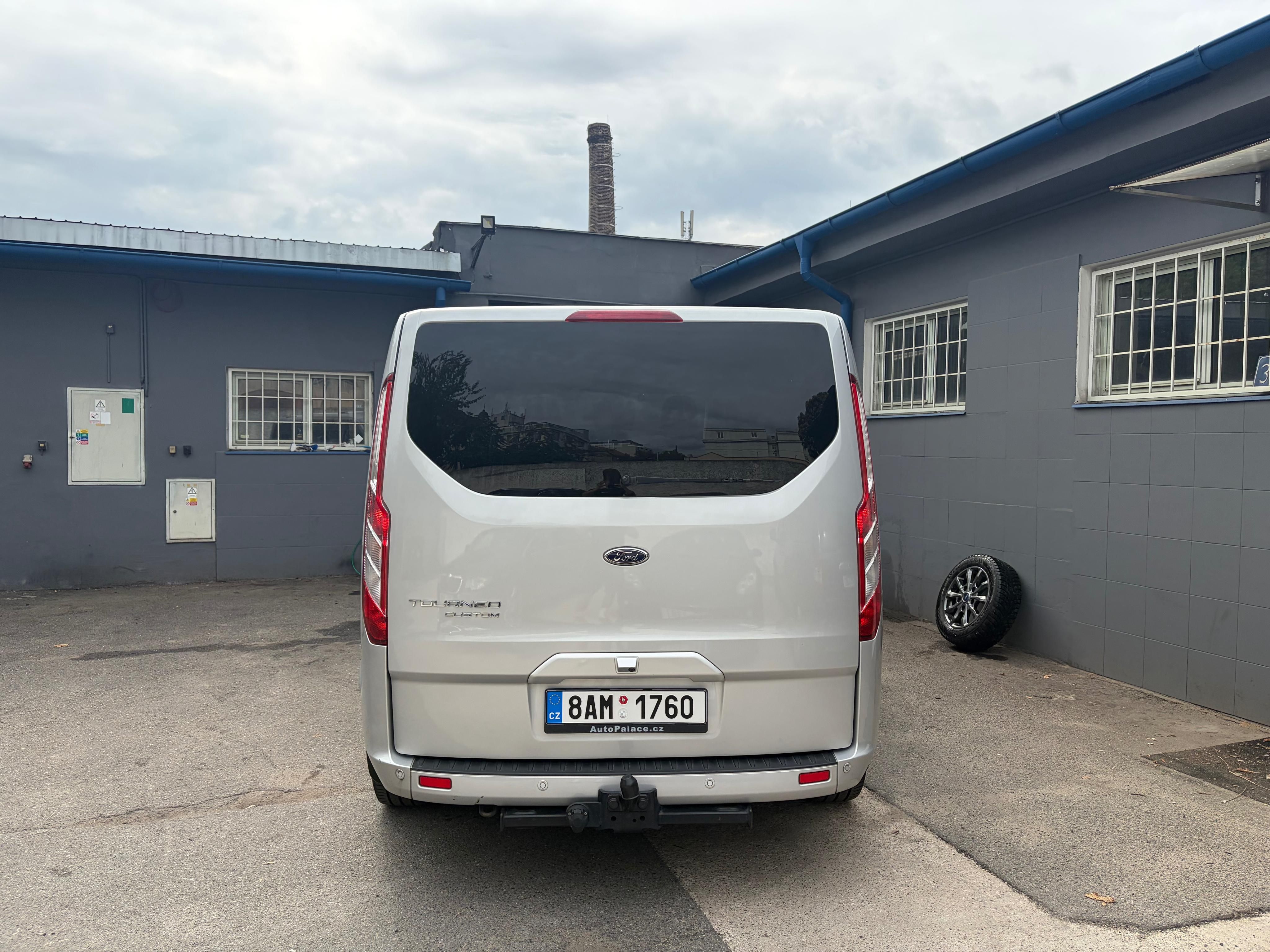 Ford Tourneo Custom, 2.0 TDCi - Servisováno - fotka 2