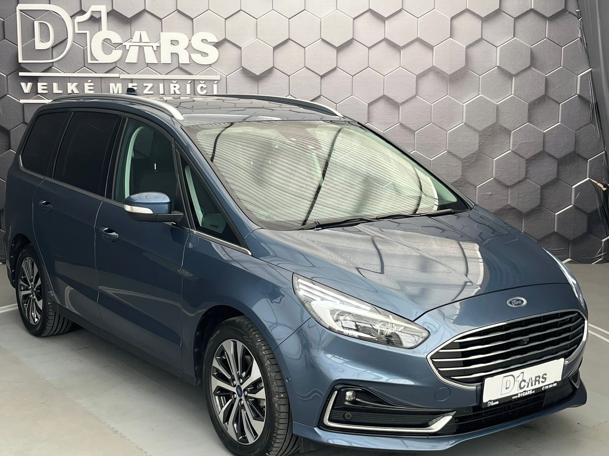 Ford Galaxy, 2.5 HEV TITANIUM 7 míst - fotka 6