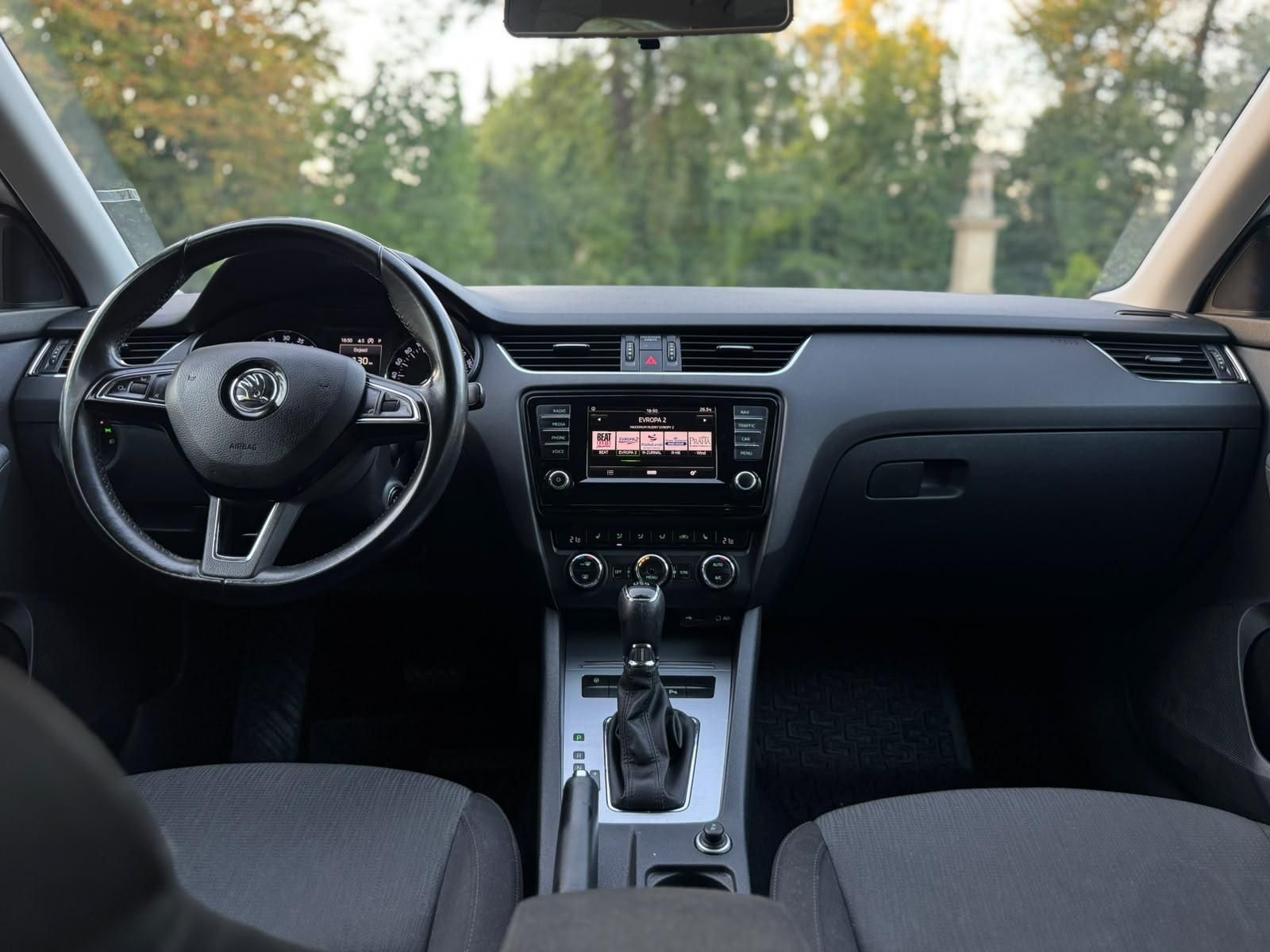 Škoda Octavia, 2.0TDi STYLE 1.MAJ DPH ROZVODY - fotka 4