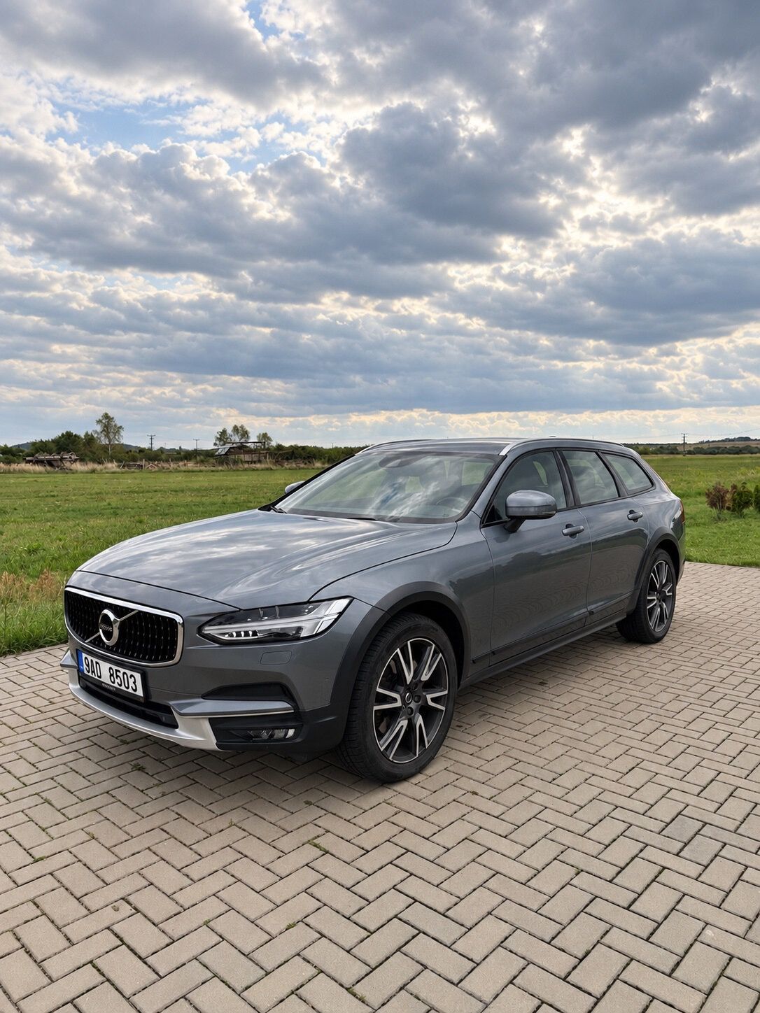 Volvo V90, CC, 4x4, servis Volvo, DPH!