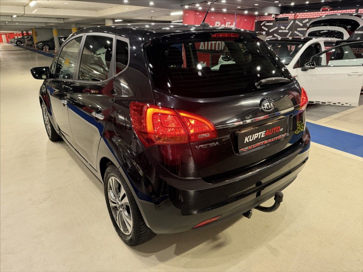 Kia Venga, 1,6 CVVT  Executive - fotka 3