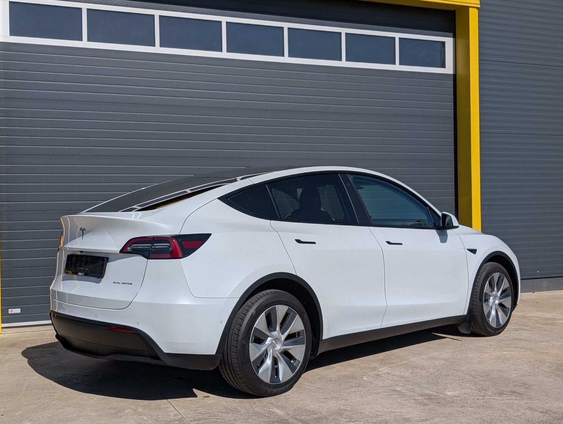 Tesla Model Y, Long Range/AWD, 378 kW, Záruka - fotka 2