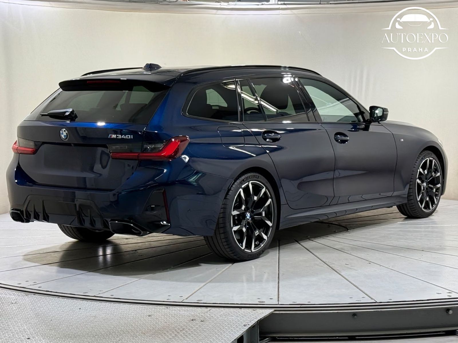 BMW Řada 3, M340i xDrive Touring HUD HiFi - fotka 3