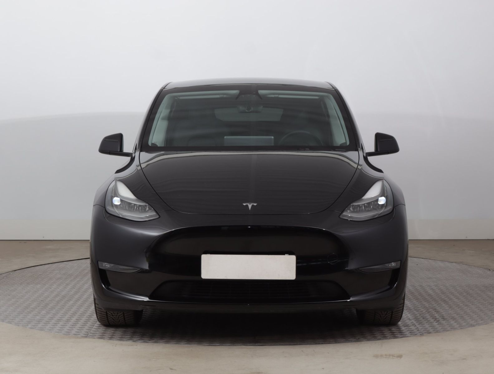 Tesla Model Y, Long Range AWD 75kWh, SoH 92% - fotka 2
