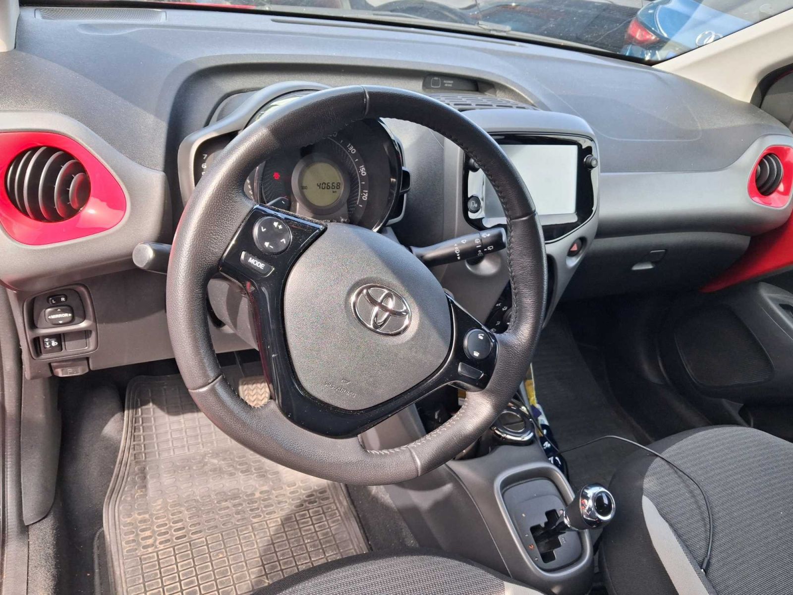 Toyota Aygo, 1.0 VVT-i, Automat, ČR,1.maj - fotka 3