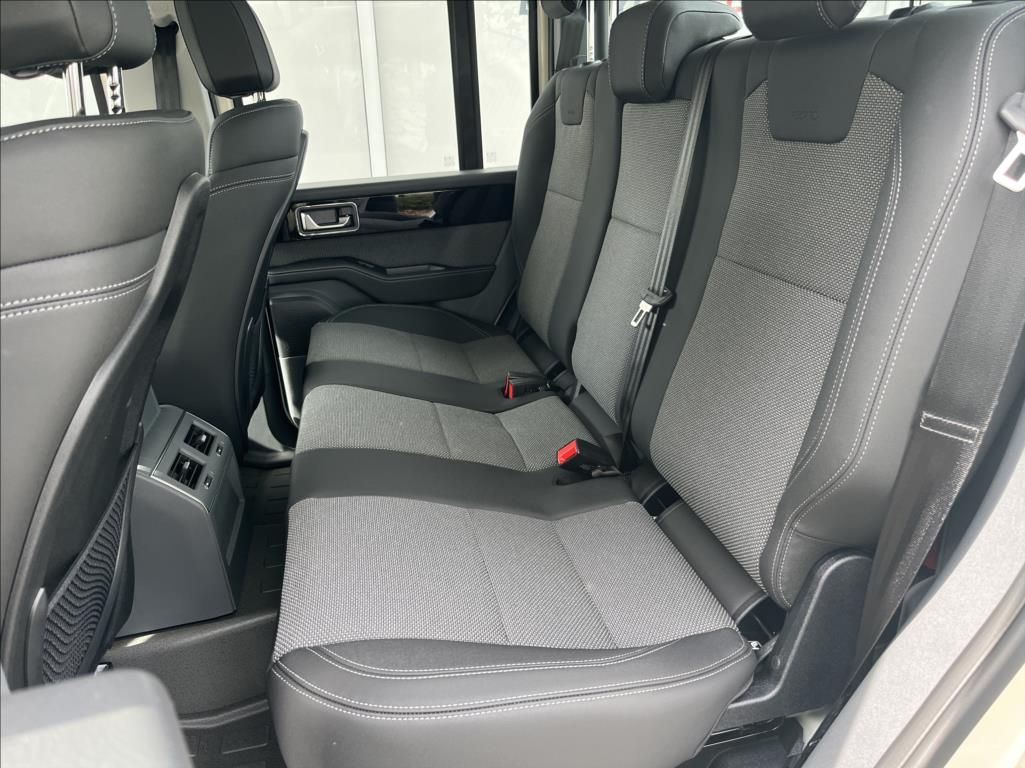 Ineos Grenadier, 3,0 CHASSIS DOUBLE CAB benzín - fotka 6