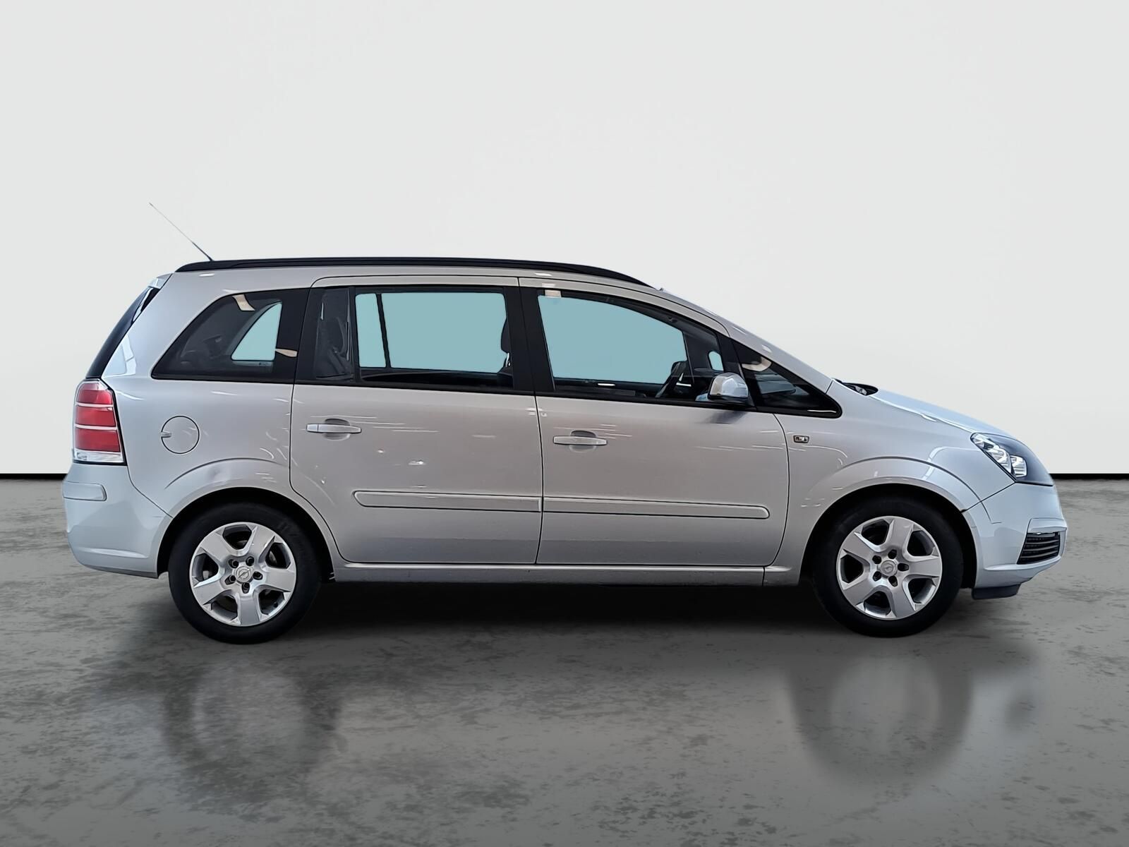 Opel Zafira, 1.6, 7 míst, Automatická klima - fotka 6