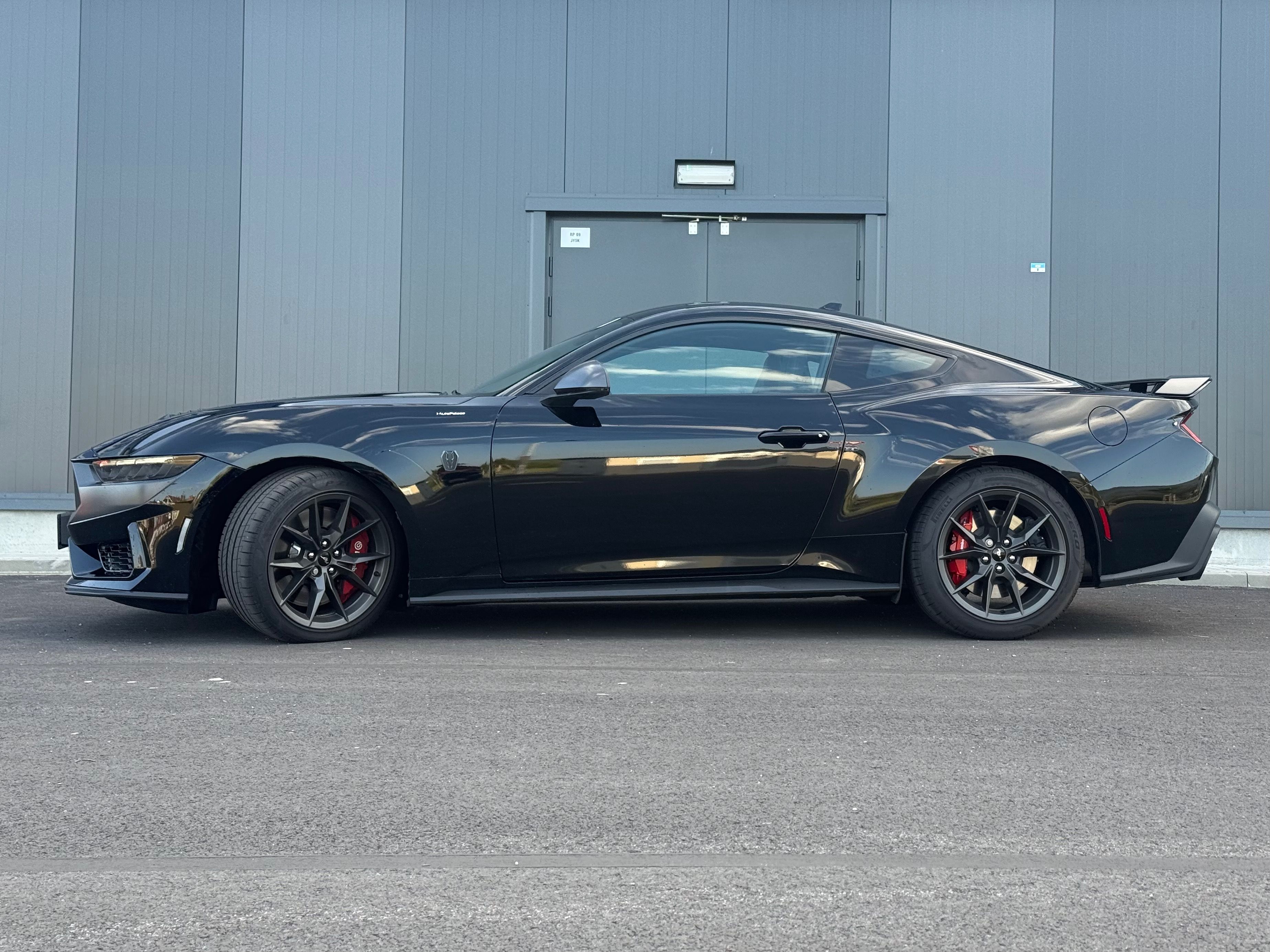 Ford Mustang, Dark Horse 334kW - fotka 2