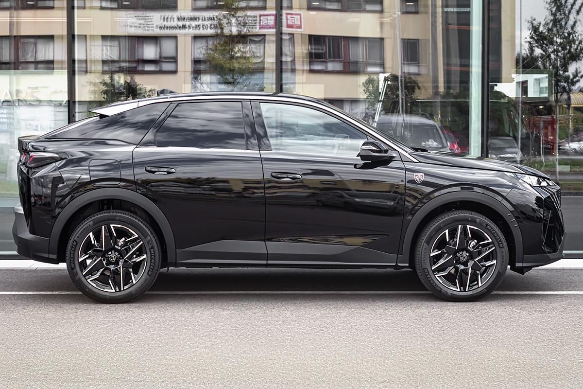 Peugeot 3008, 1,2   BUSINESS Hybrid 145 e-DC - fotka 4