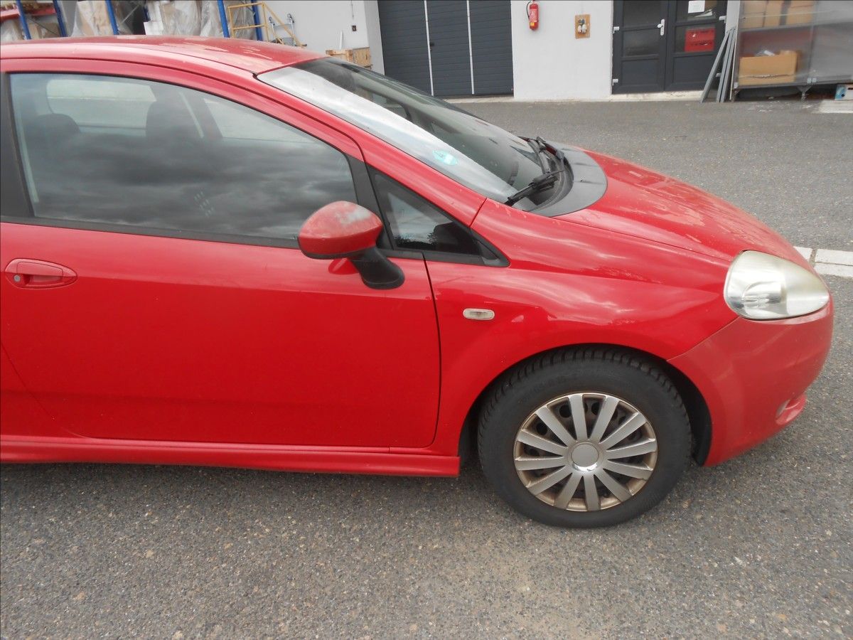 Fiat Punto, 1,4 16V  70Kw - fotka 4