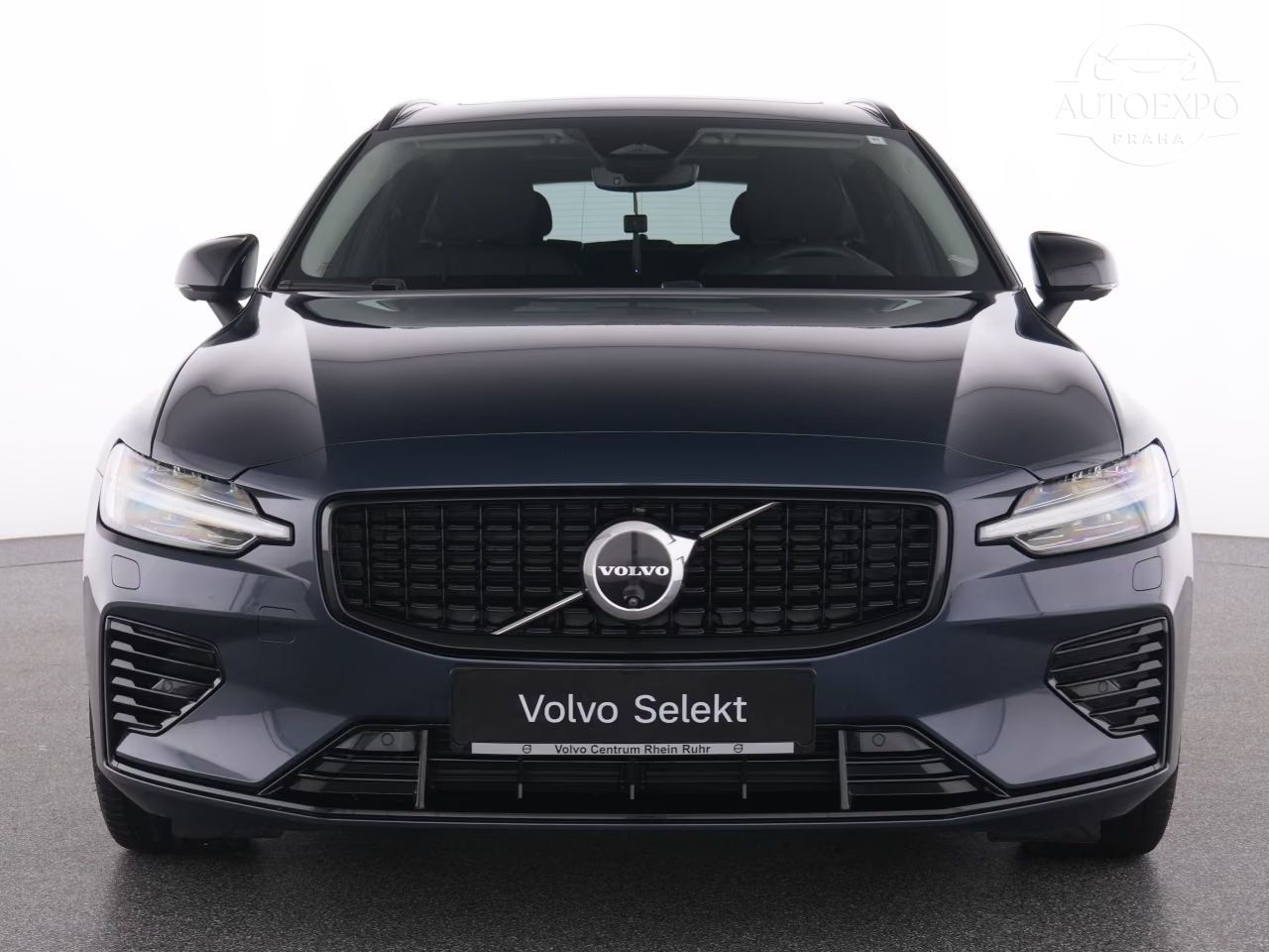 Volvo V60, T8 Recharge Plus Dark*TAŽNÉ - fotka 2