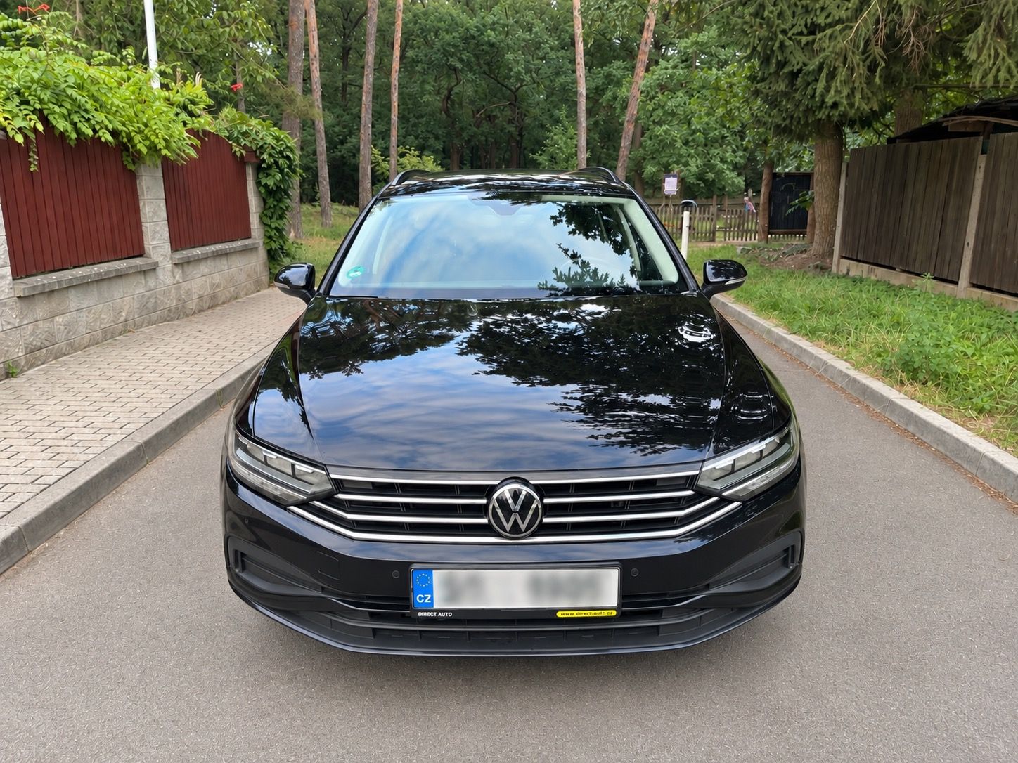 Volkswagen Passat, 2,0 TDi, DSG,1.maj,tažné,pěkný - fotka 2