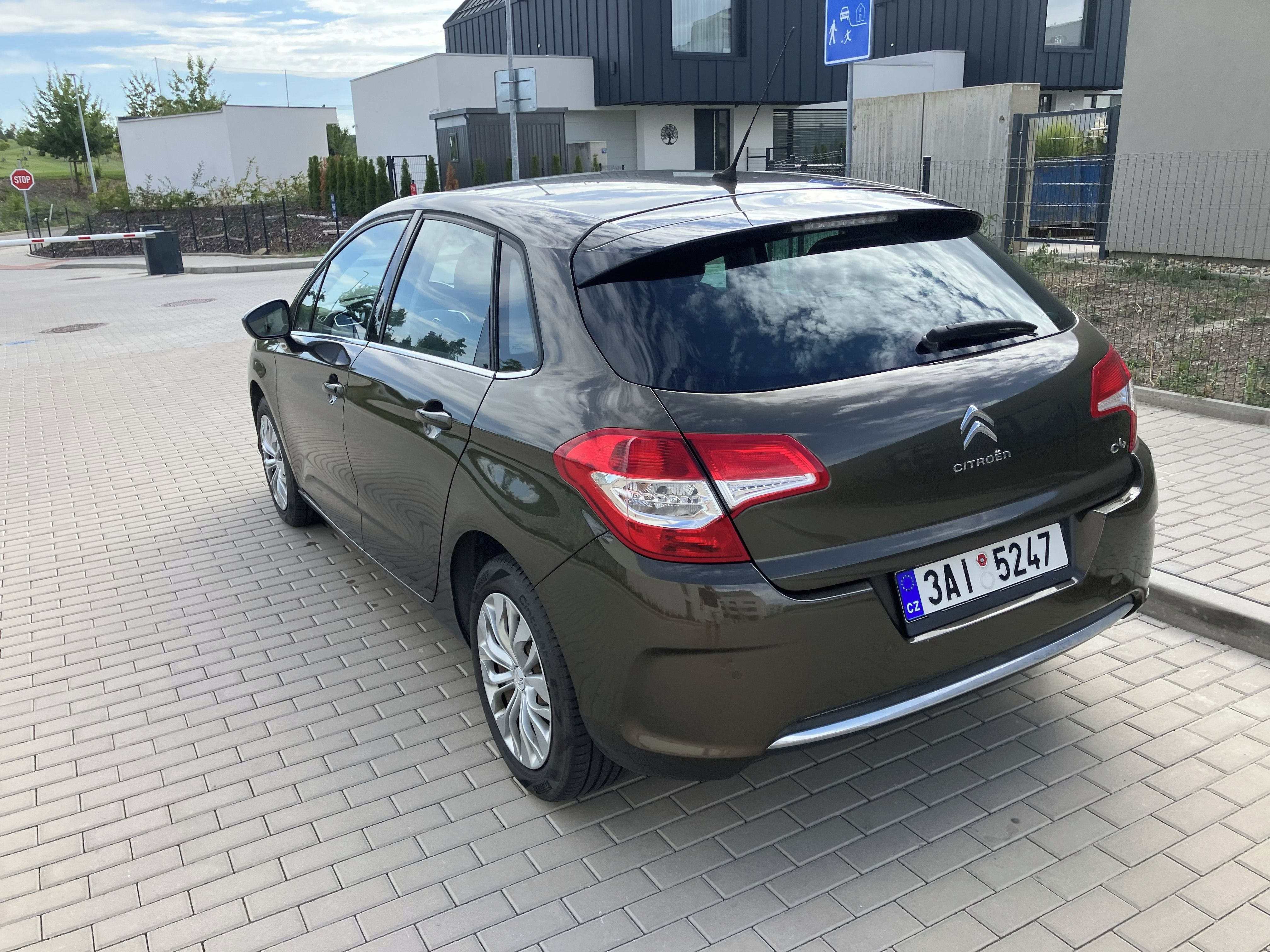 Citroën C4, 1.6i, ČR, po servisu,STK, pneu - fotka 2