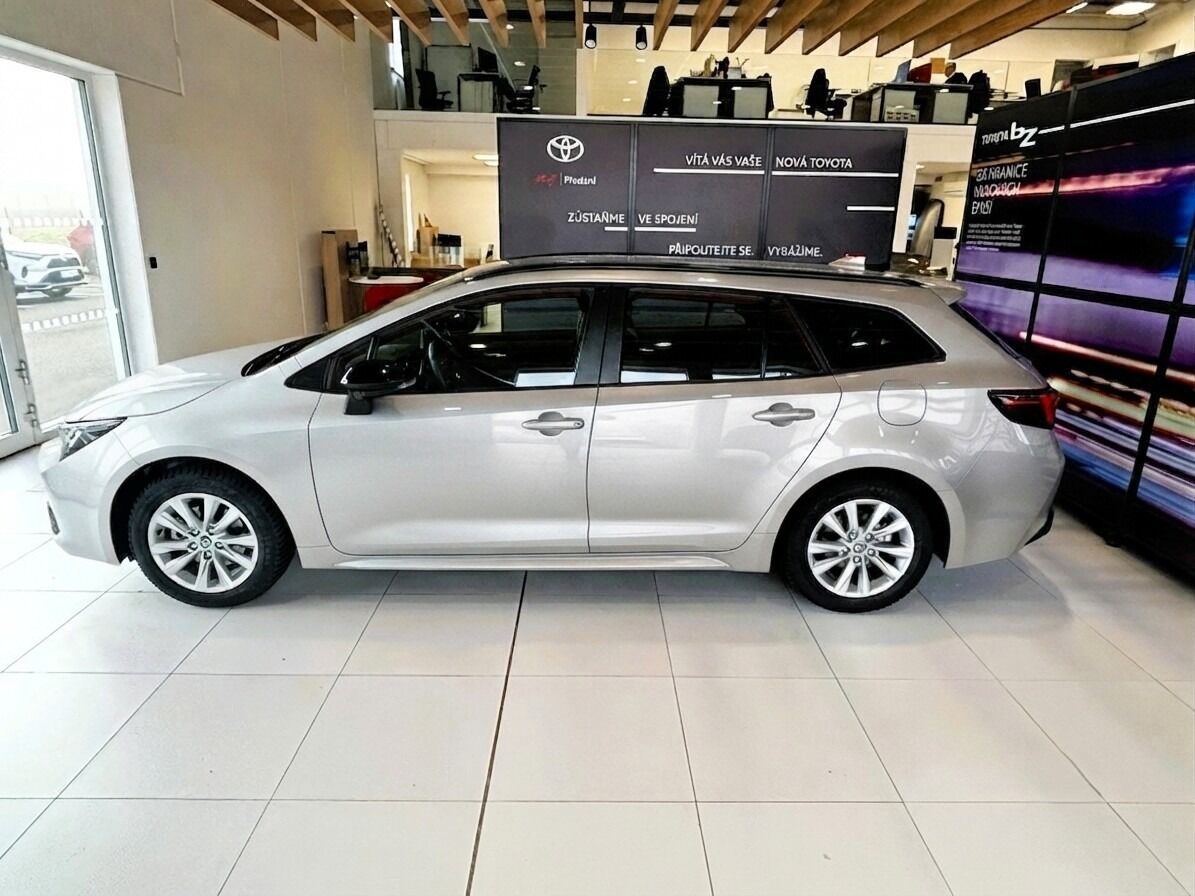 Toyota Corolla, 1,8   TS Comfort HEV - fotka 4
