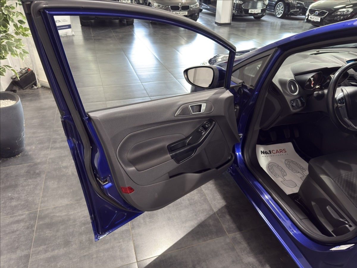 Ford Fiesta, 1,0   i 1.MAJITEL ČIDLA KLIMA - fotka 6