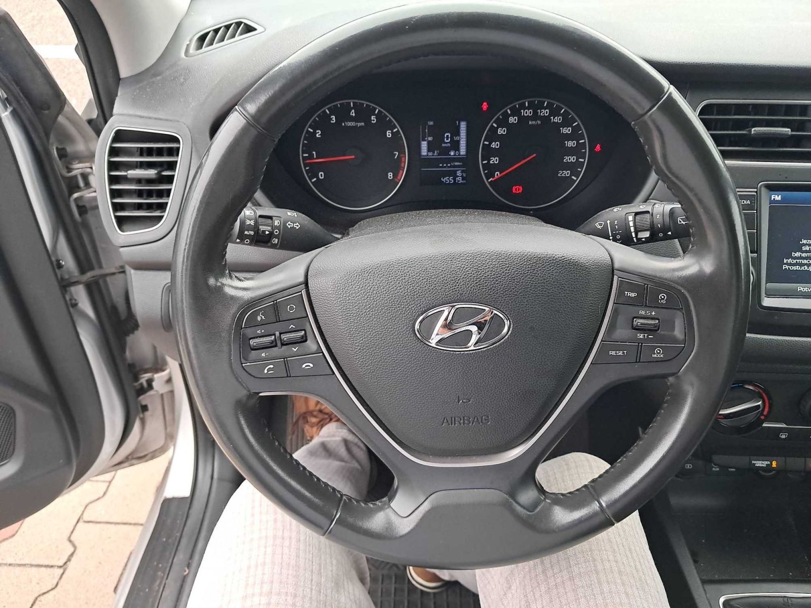 Hyundai i20, 1.2, ČR,1.maj, Serv.kniha - fotka 3