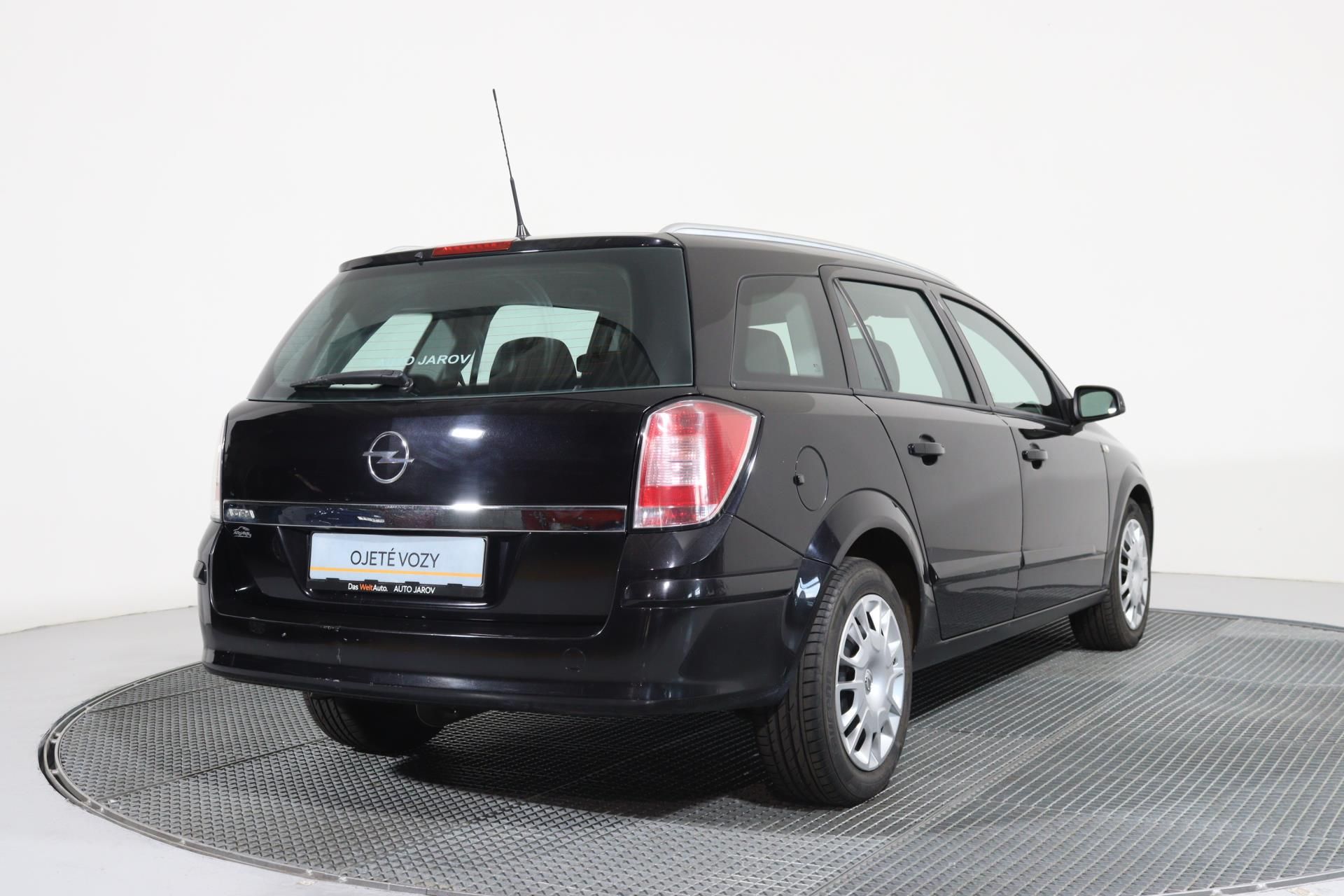 Opel Astra, Caravan 1.6i 85kw - fotka 2