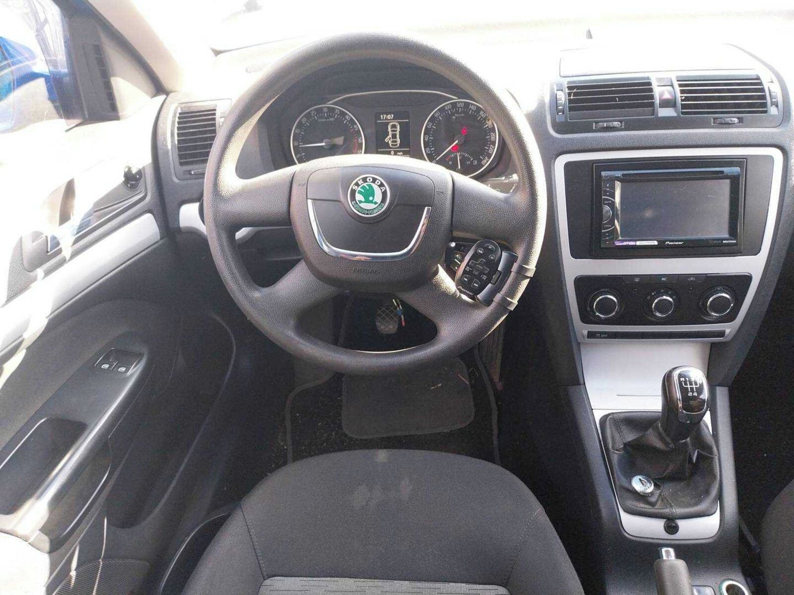Škoda Octavia, 1.6 TDI, Ambiente, Klima - fotka 3