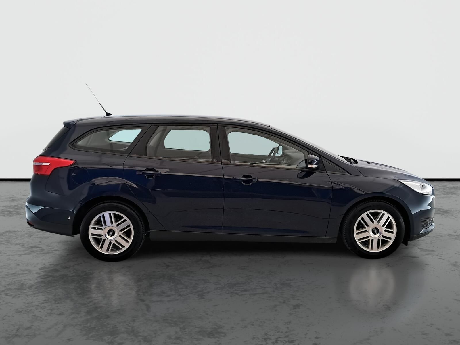 Ford Focus, 1.5 TDCi, Automatická klima - fotka 6