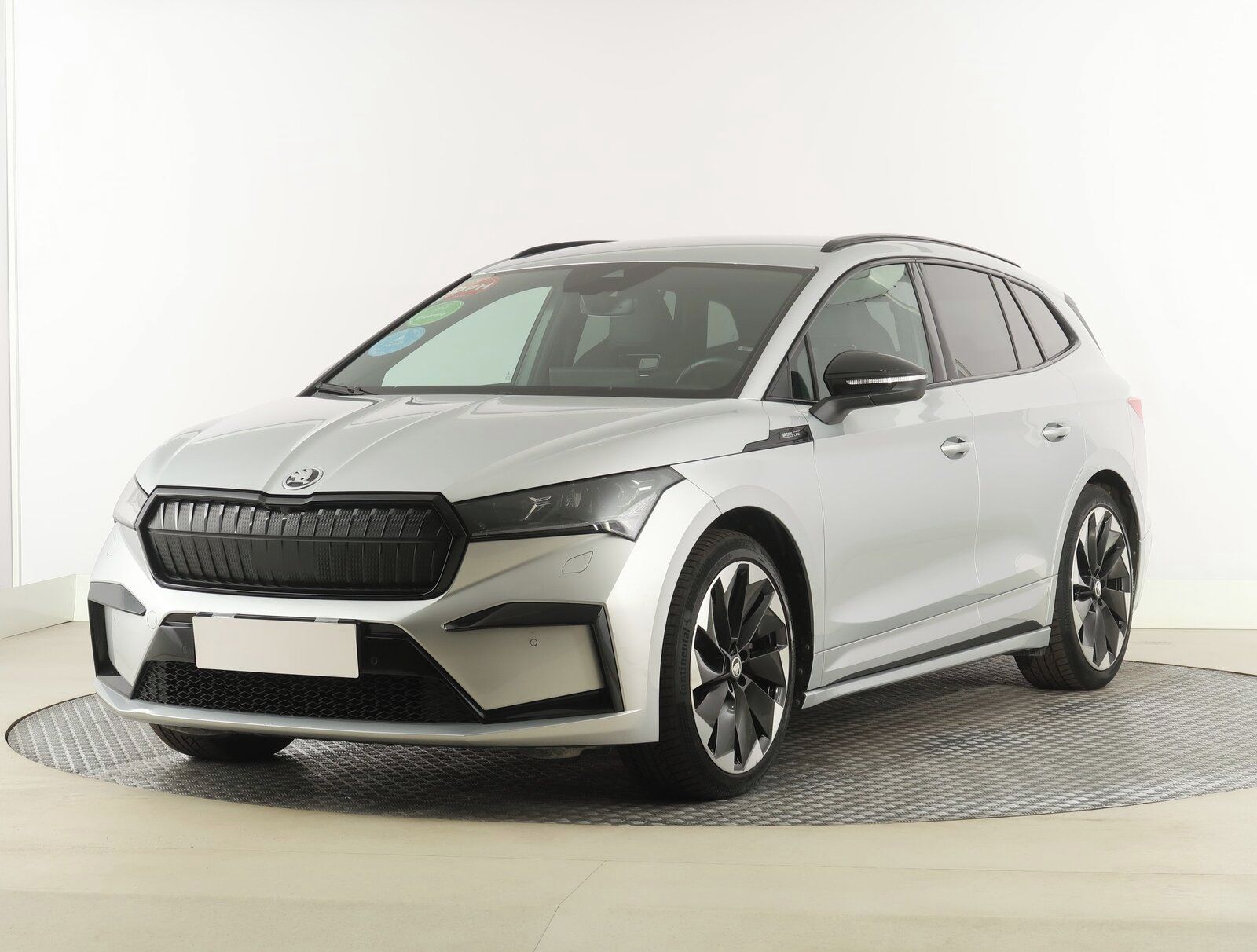 Škoda Enyaq iV, iV 60 (62 kWh), SoH 91% - fotka 2
