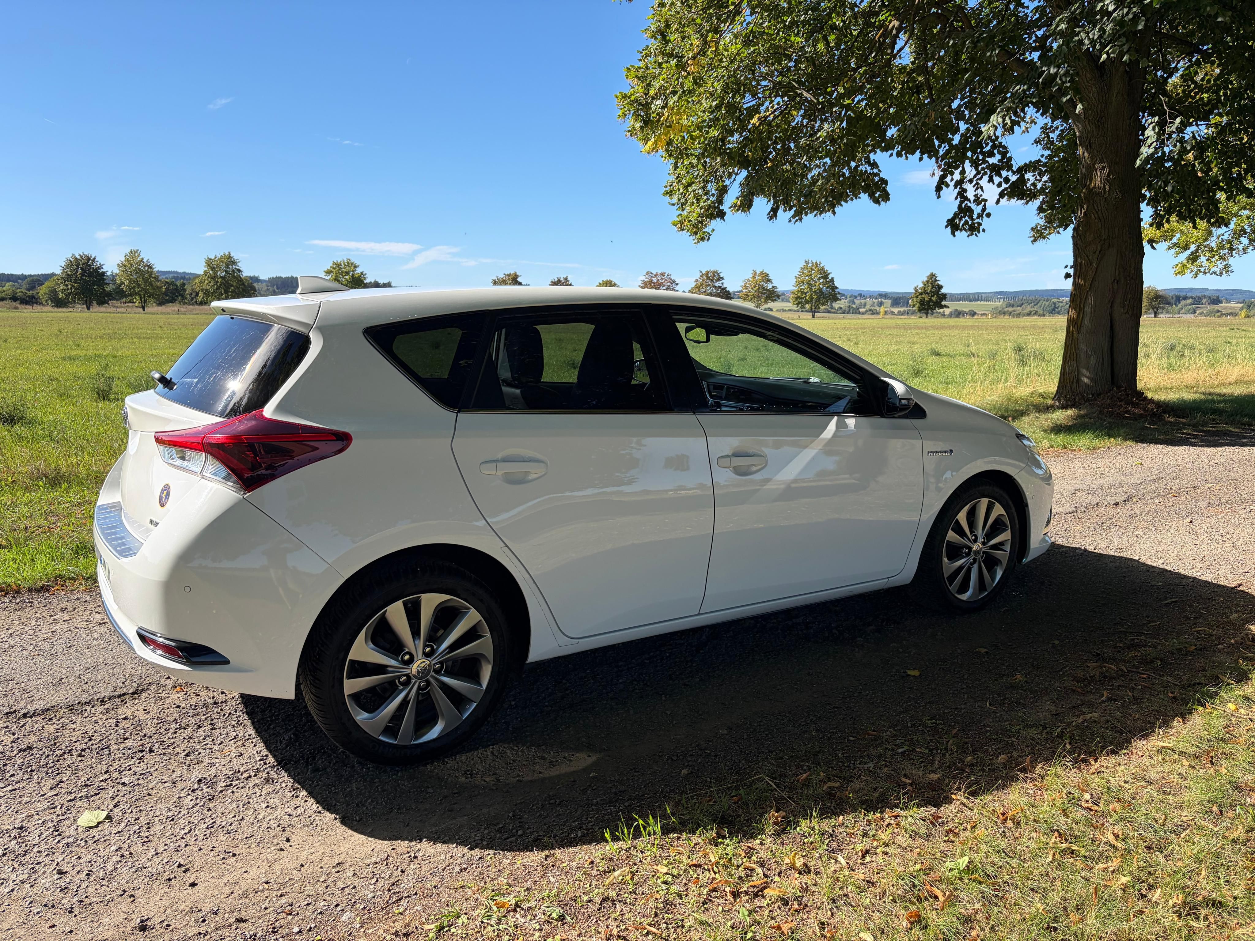 Toyota Auris, 1.8 Hybrid - fotka 6