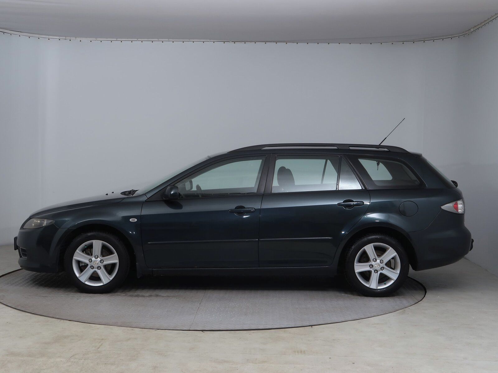 Mazda 6, 1.8, Tažné, Klima - fotka 3
