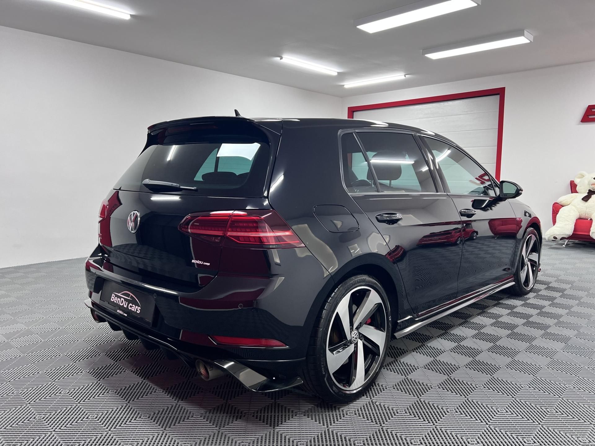 Volkswagen Golf, GTI TCR 213 kW Akrapovič - fotka 4
