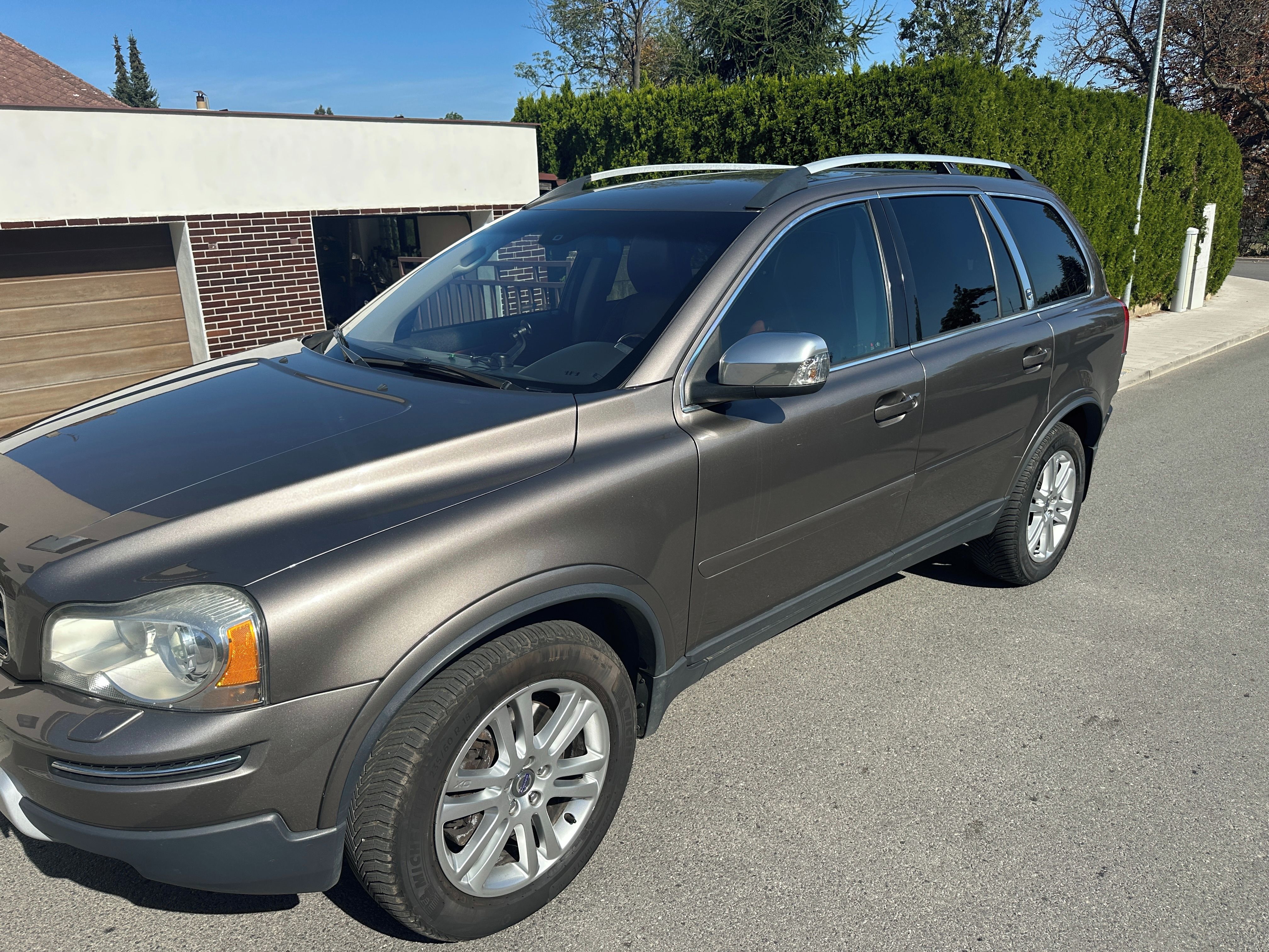 Volvo XC90, D5 AWD EXECUTIVE - fotka 2