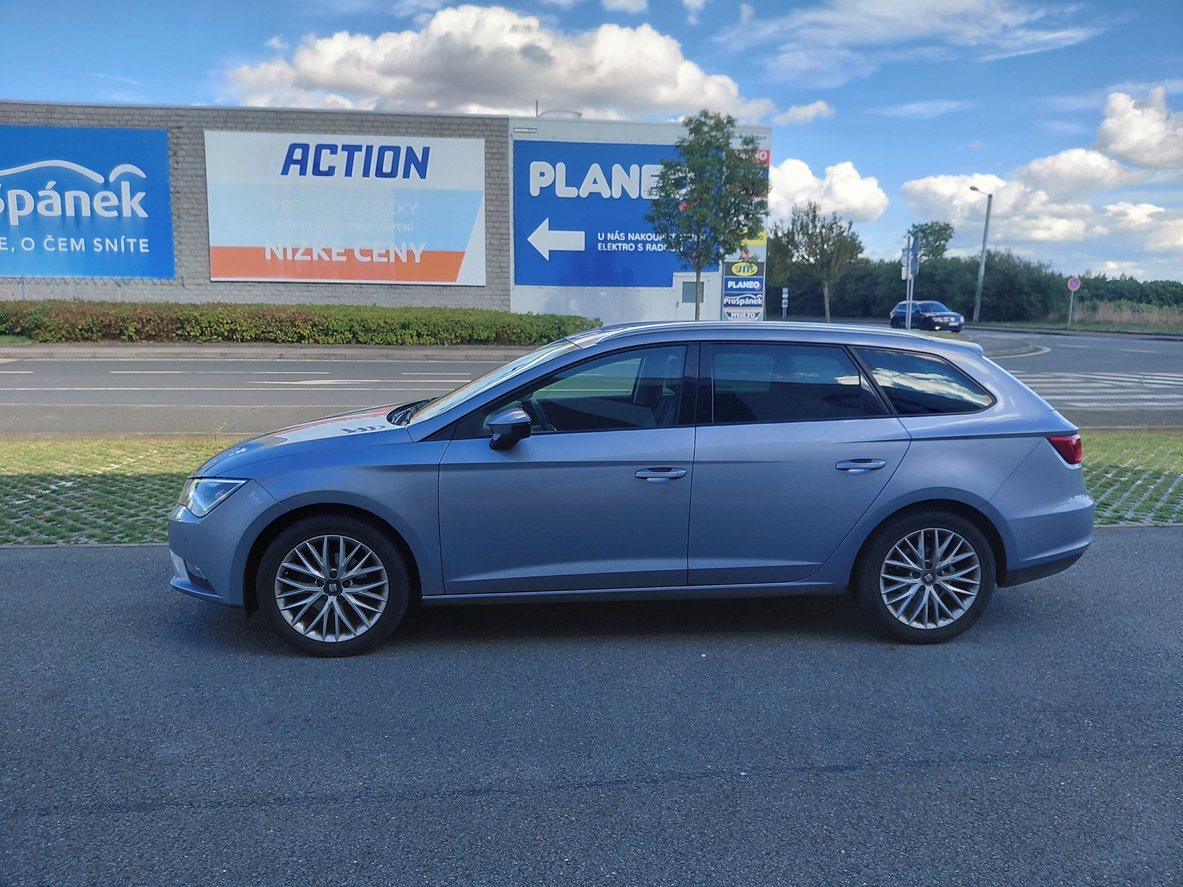 Seat Leon, 1.2TSI 81KW 1.MAJ,VELMI PĚKNÉ - fotka 4