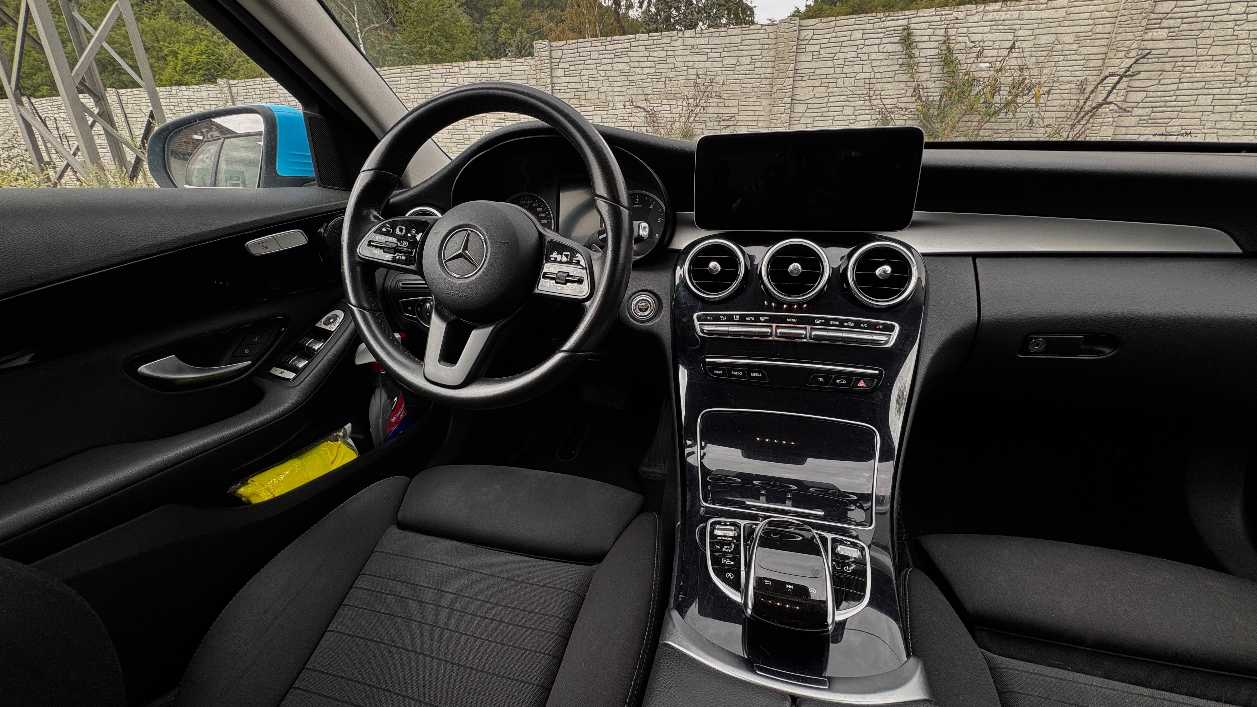Mercedes-Benz Třídy C, C220d, pravidelně servisováno - fotka 3