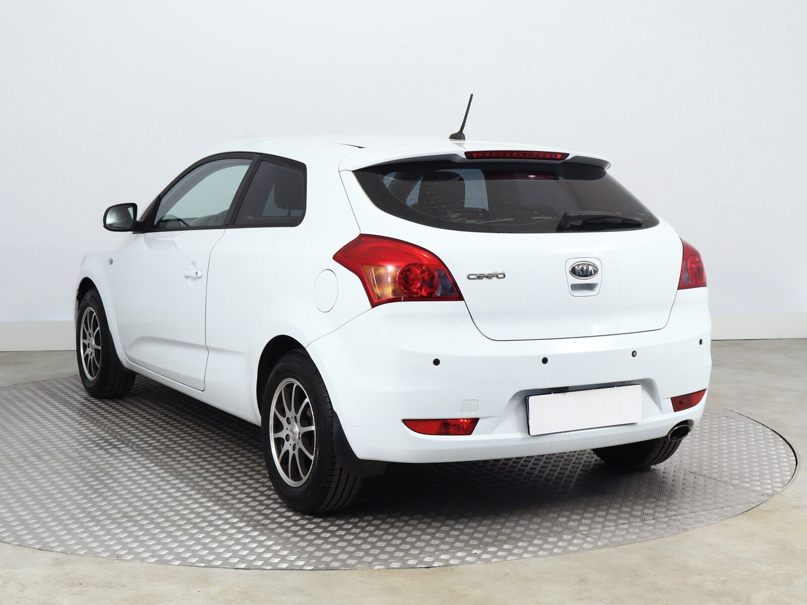 Kia Pro_cee´d, 1.4 CVVT, po STK - fotka 4