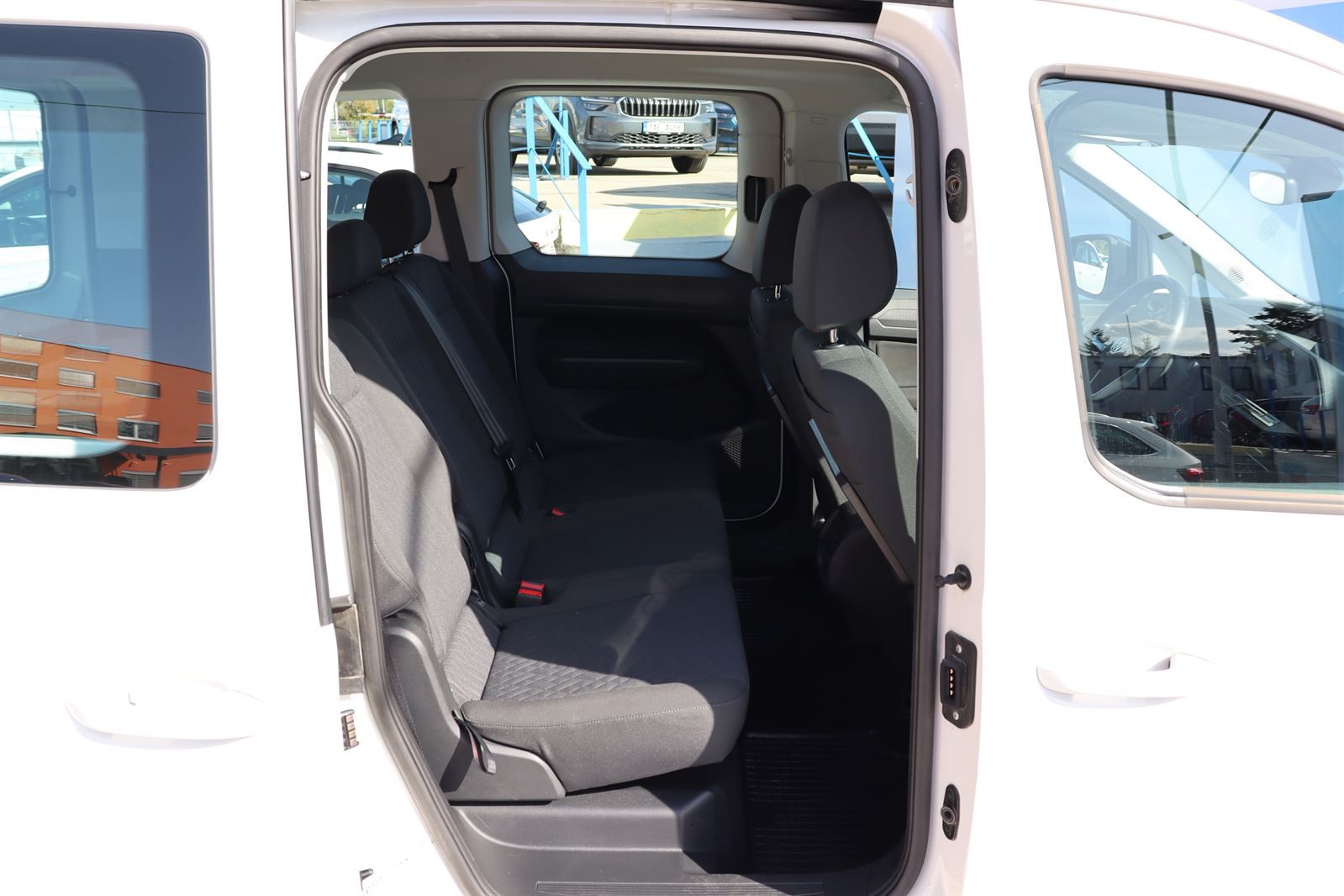 Volkswagen Caddy, 2.0 TDI Life - fotka 6