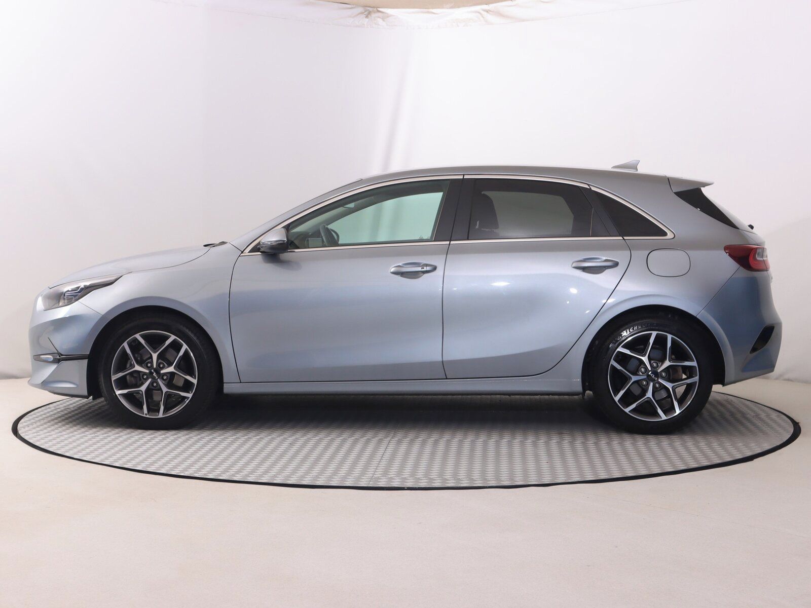 Kia Cee´d, 1.5 T-GDI, Serv.kniha - fotka 3