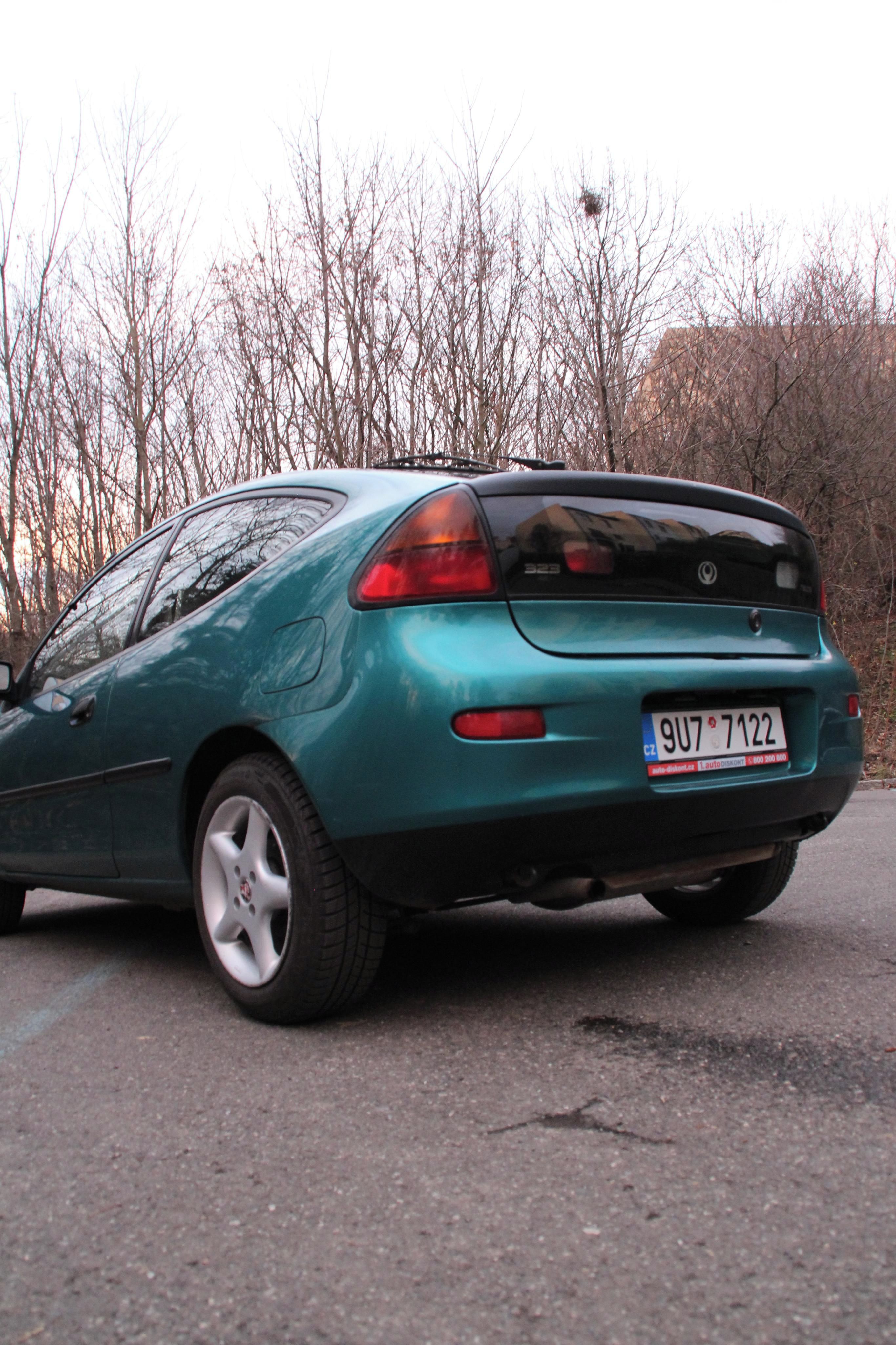 Mazda 323, 1.3 - fotka 2