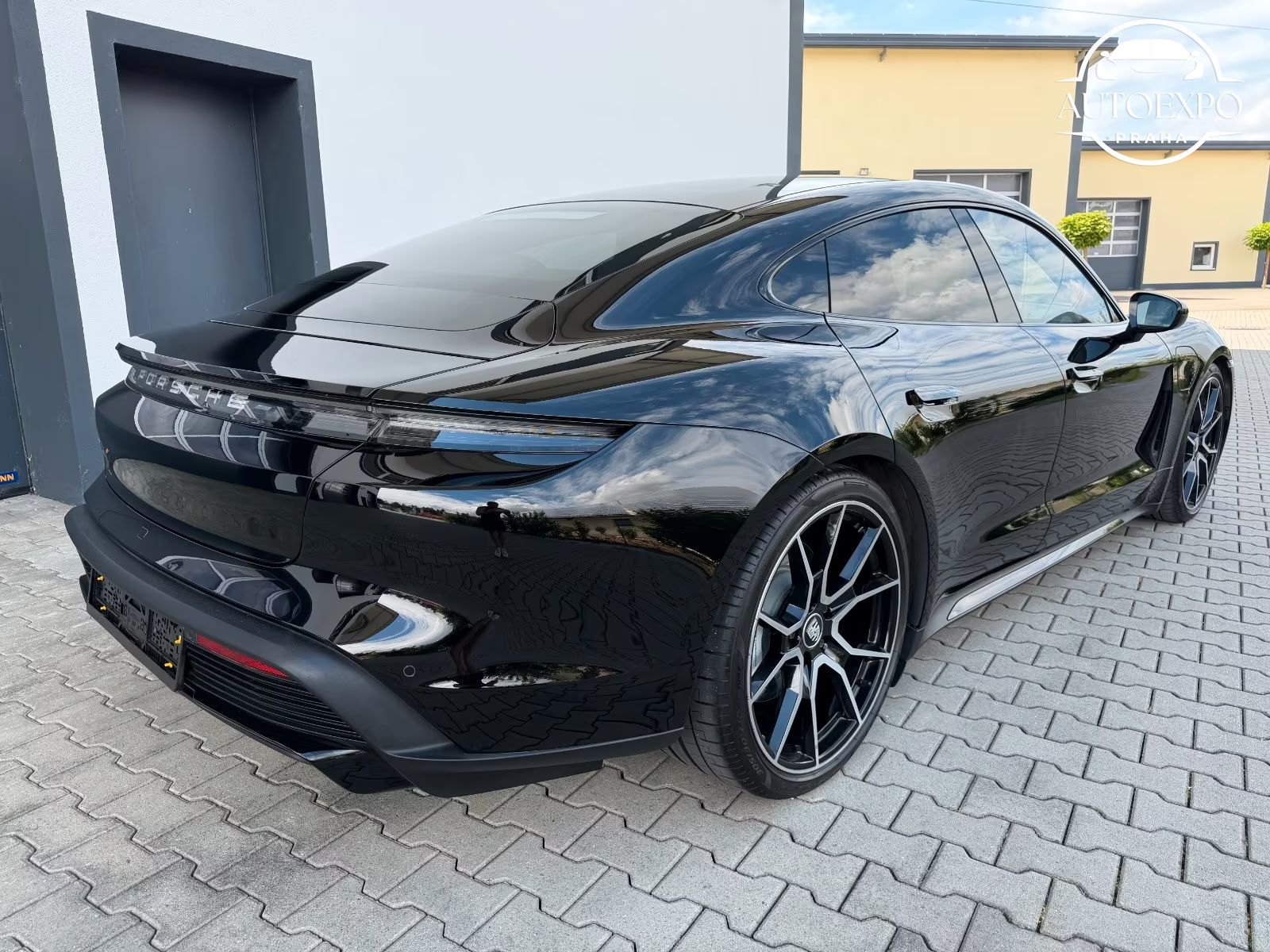 Porsche Taycan, Turbo 500KW - fotka 5