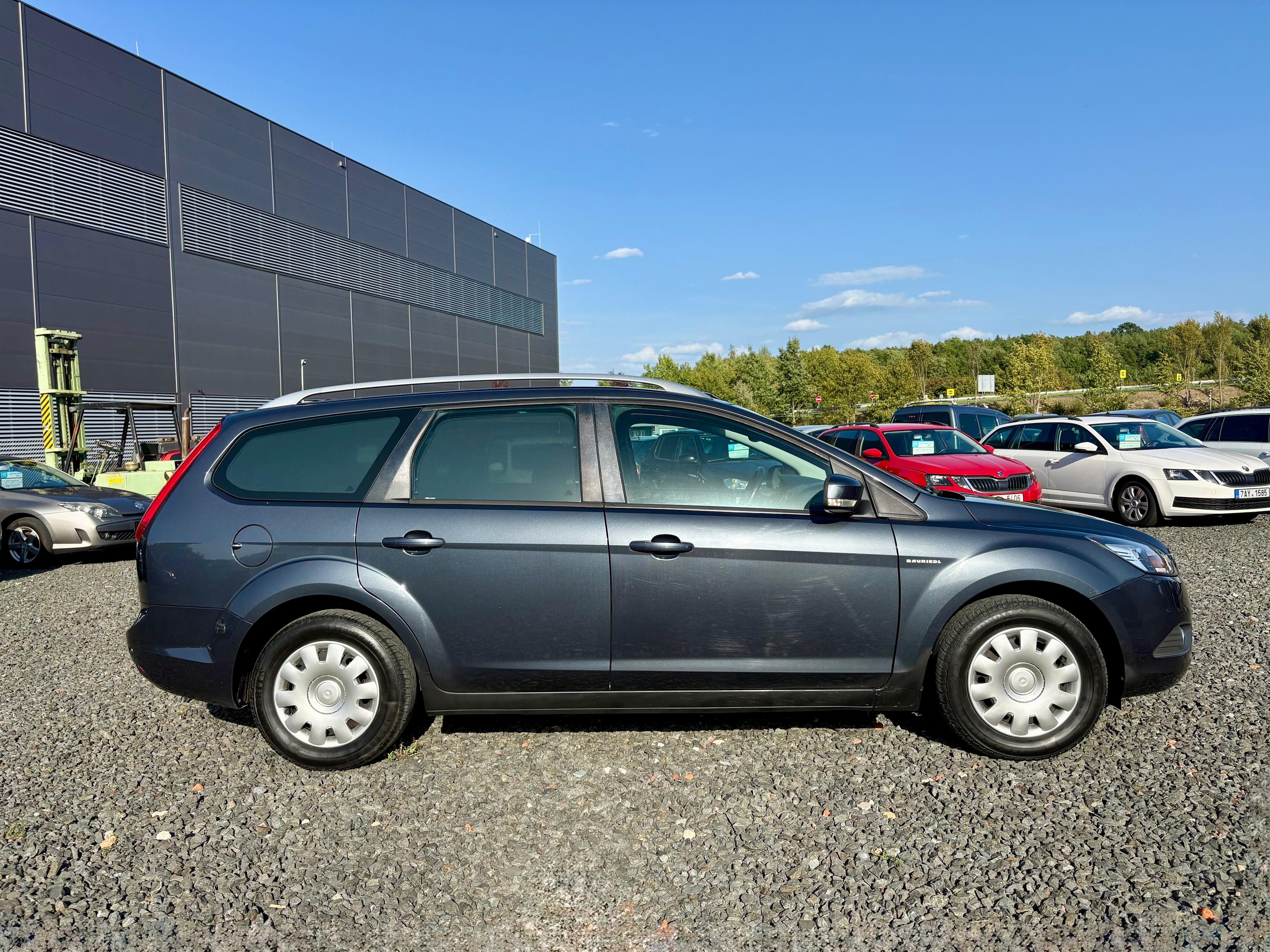 Ford Focus, 1.6i 85kw Titanium - fotka 4