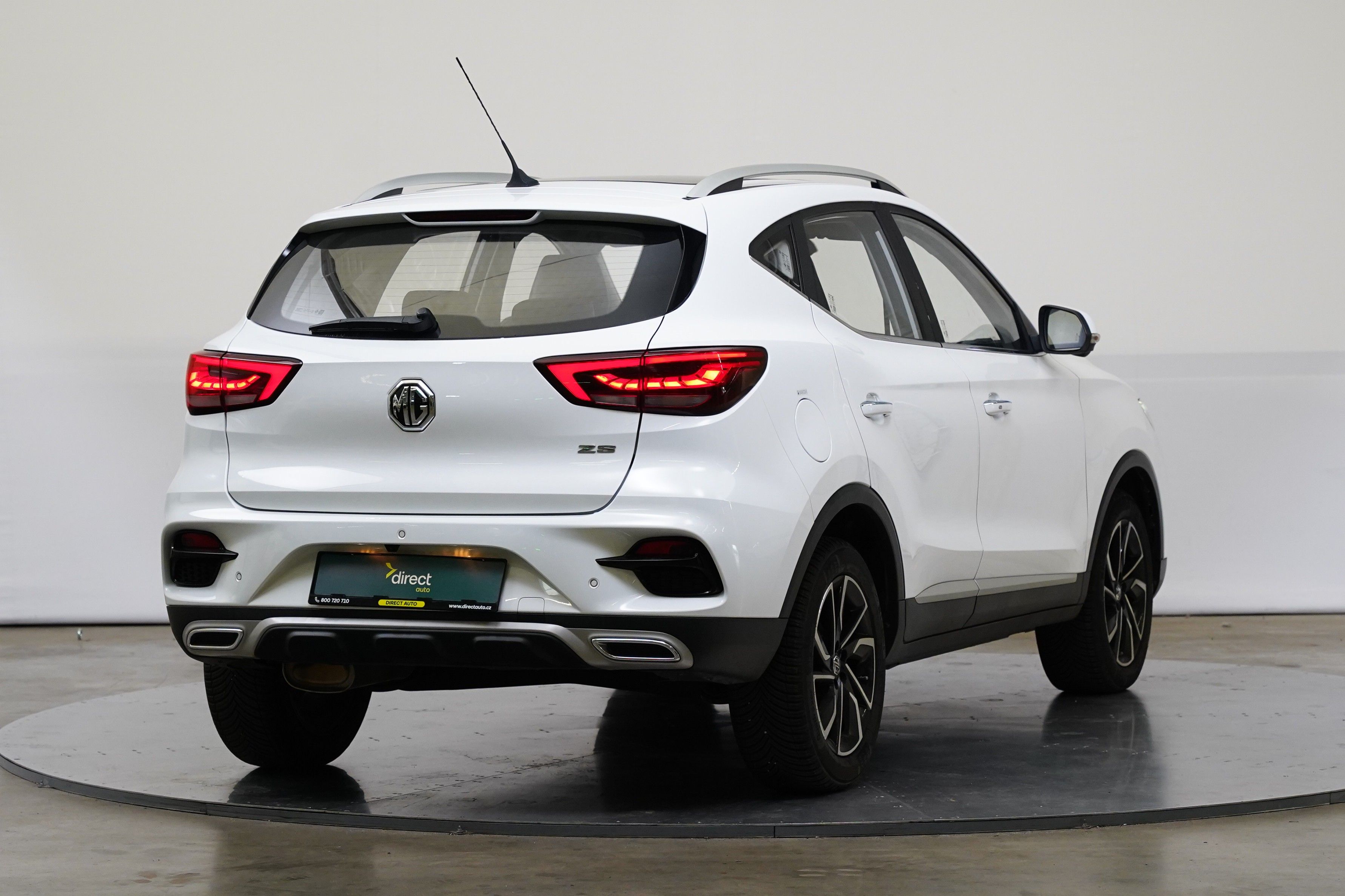 MG ZS, 1.0 TGI 82 kW Elegance - fotka 2