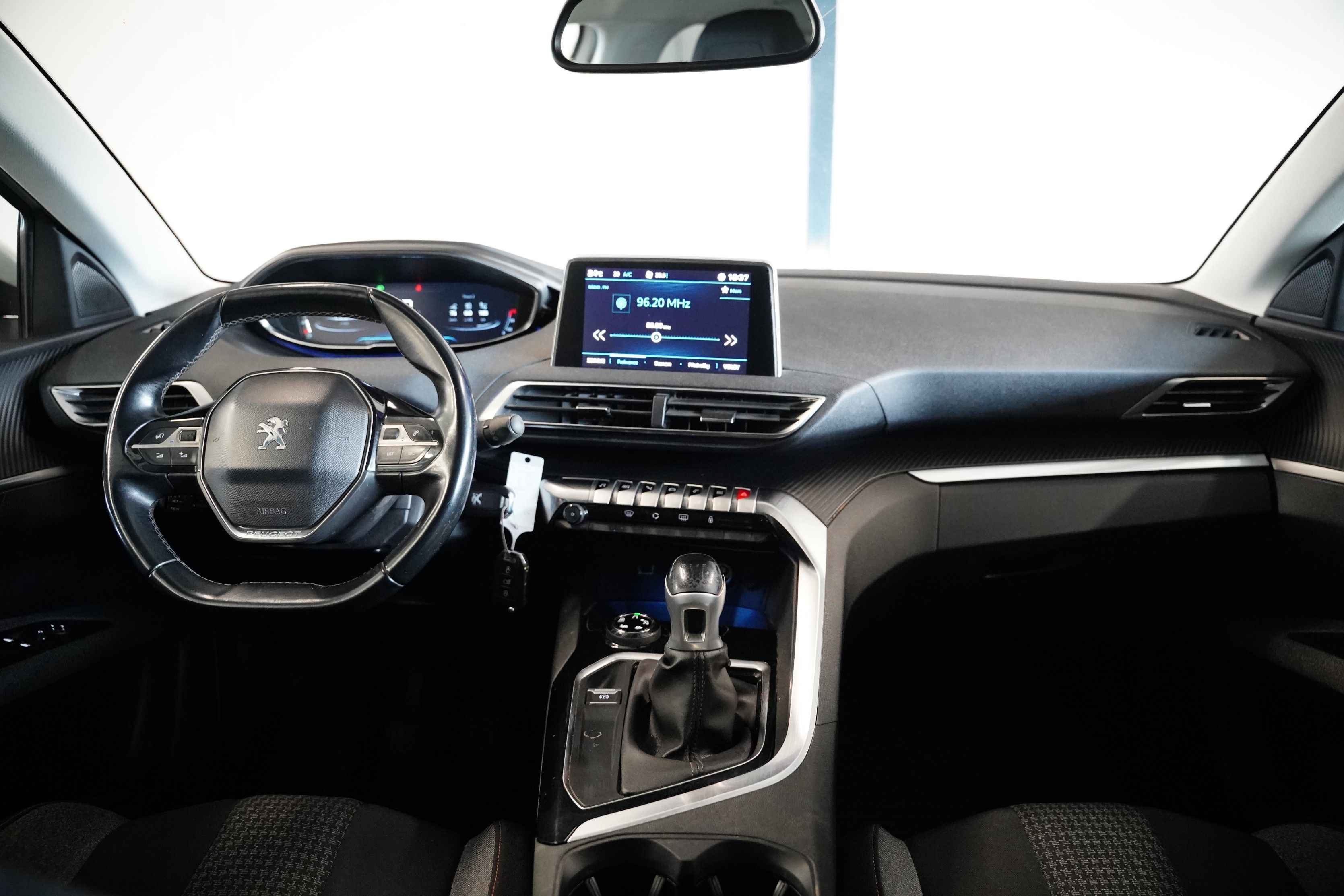 Peugeot 3008, 1.2 PureTech 96 kW Allure - fotka 5