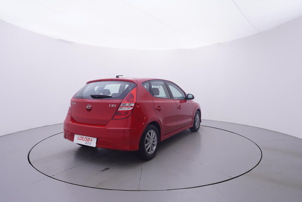 Hyundai i30, 1.4 DOHC 80 kW - fotka 5