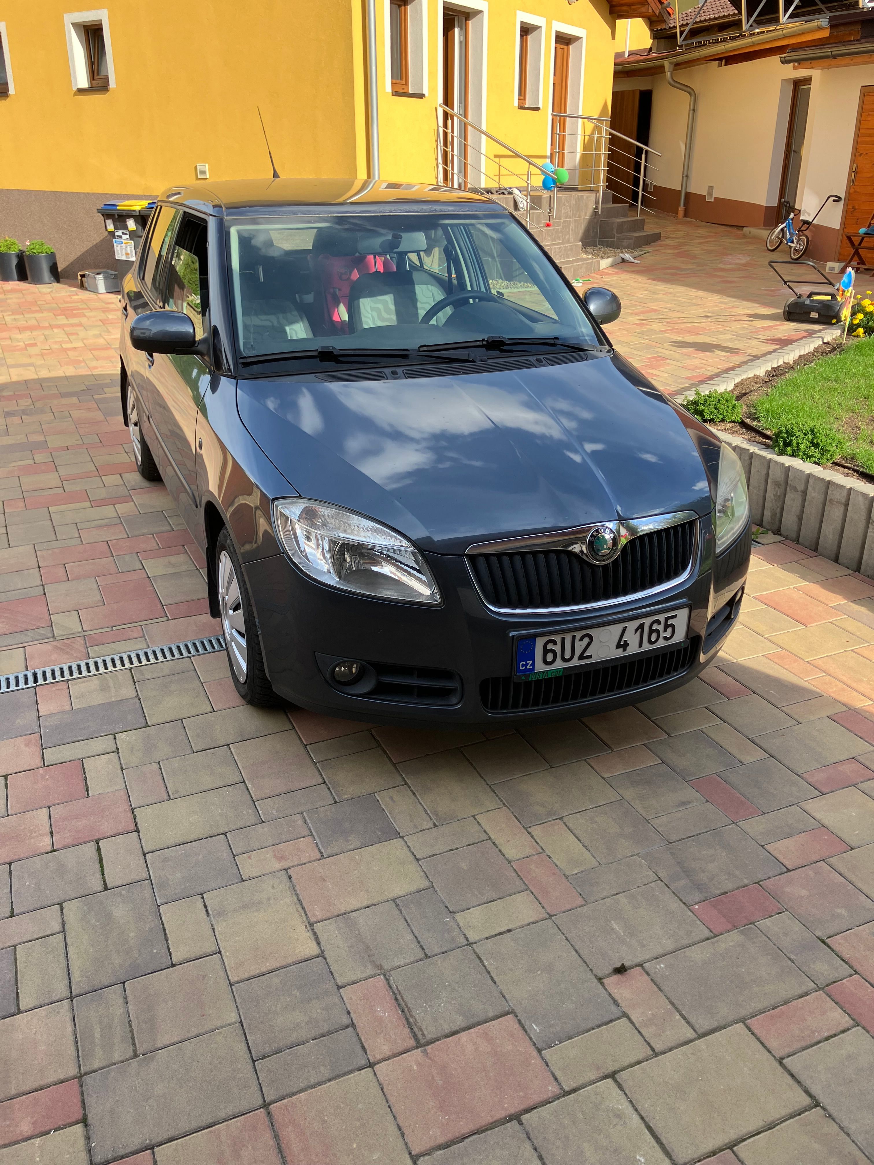 Škoda Fabia, Koroze střechy,do auta zatéká. - fotka 2
