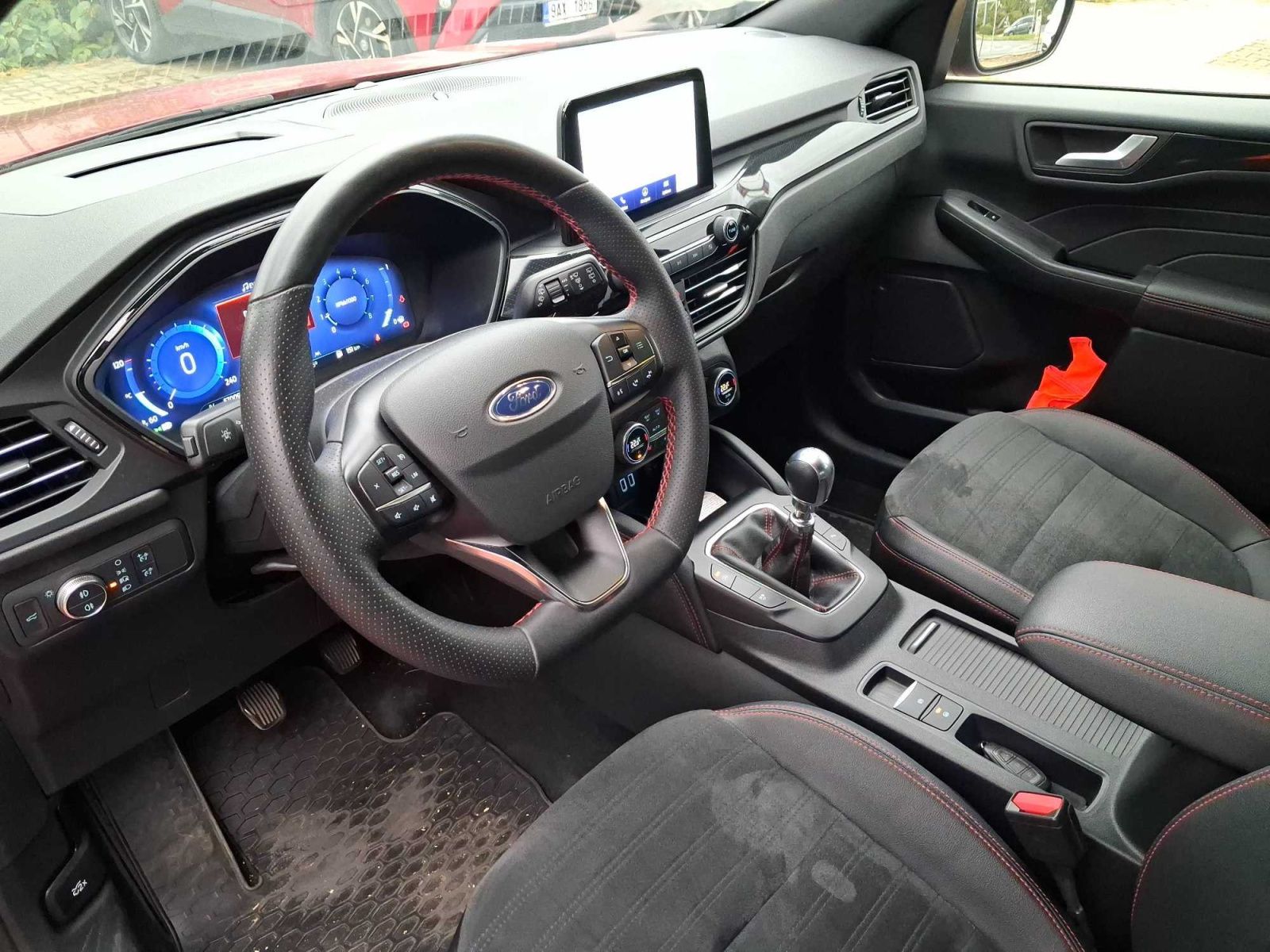Ford Kuga, 1.5 EcoBoost, ST-Line, ČR - fotka 3