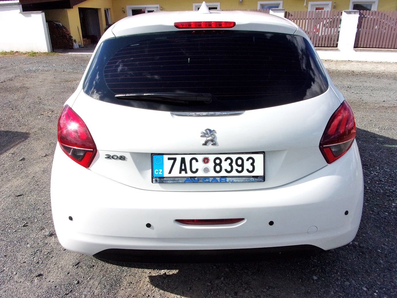 Peugeot 208, 1.6HDI,nová STK,ČR,pěkný - fotka 3